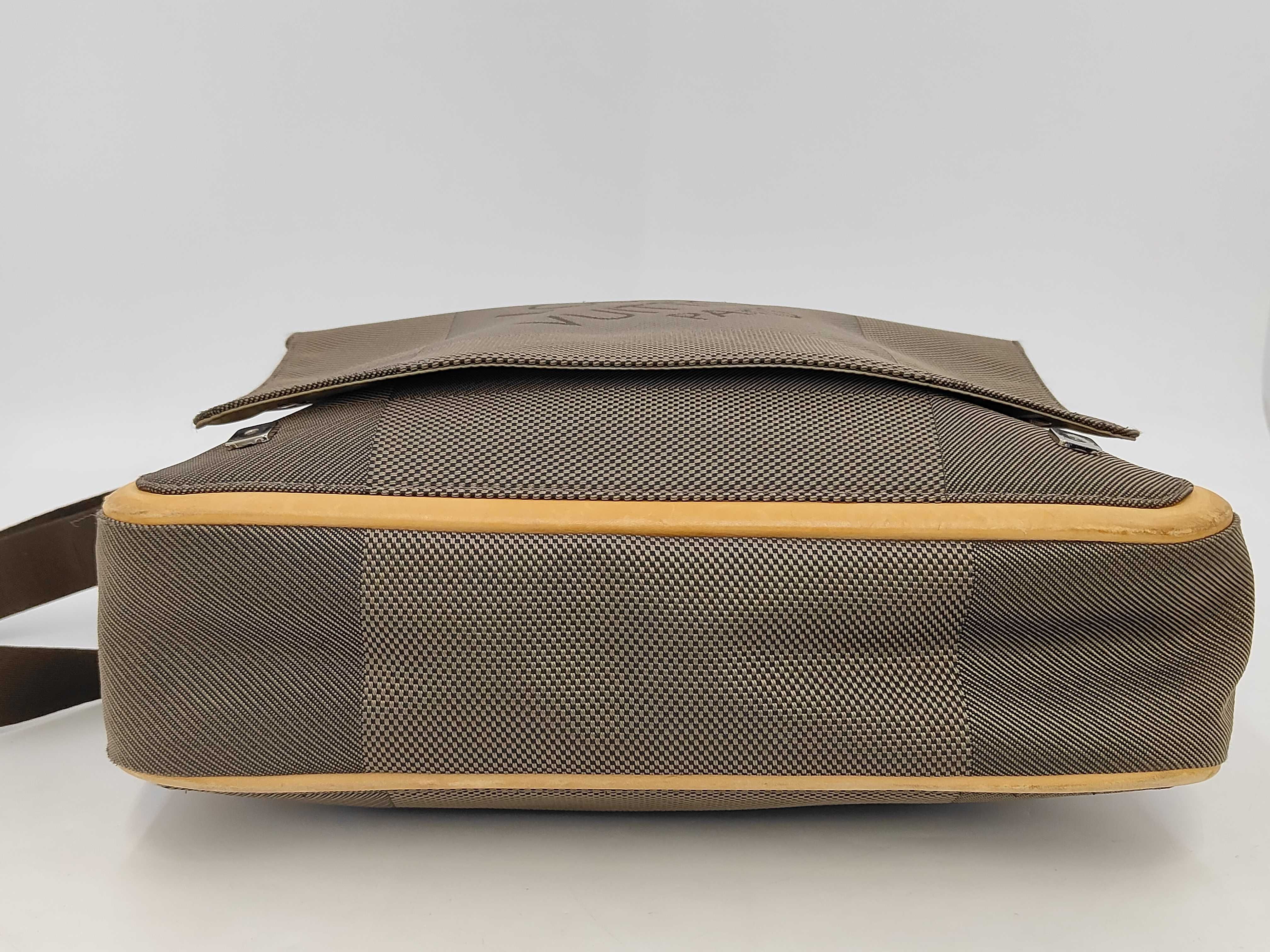 Damier Geant Louis Vuitton Geant Messager NM Terre VI1016 Shoulder Bag — view 4