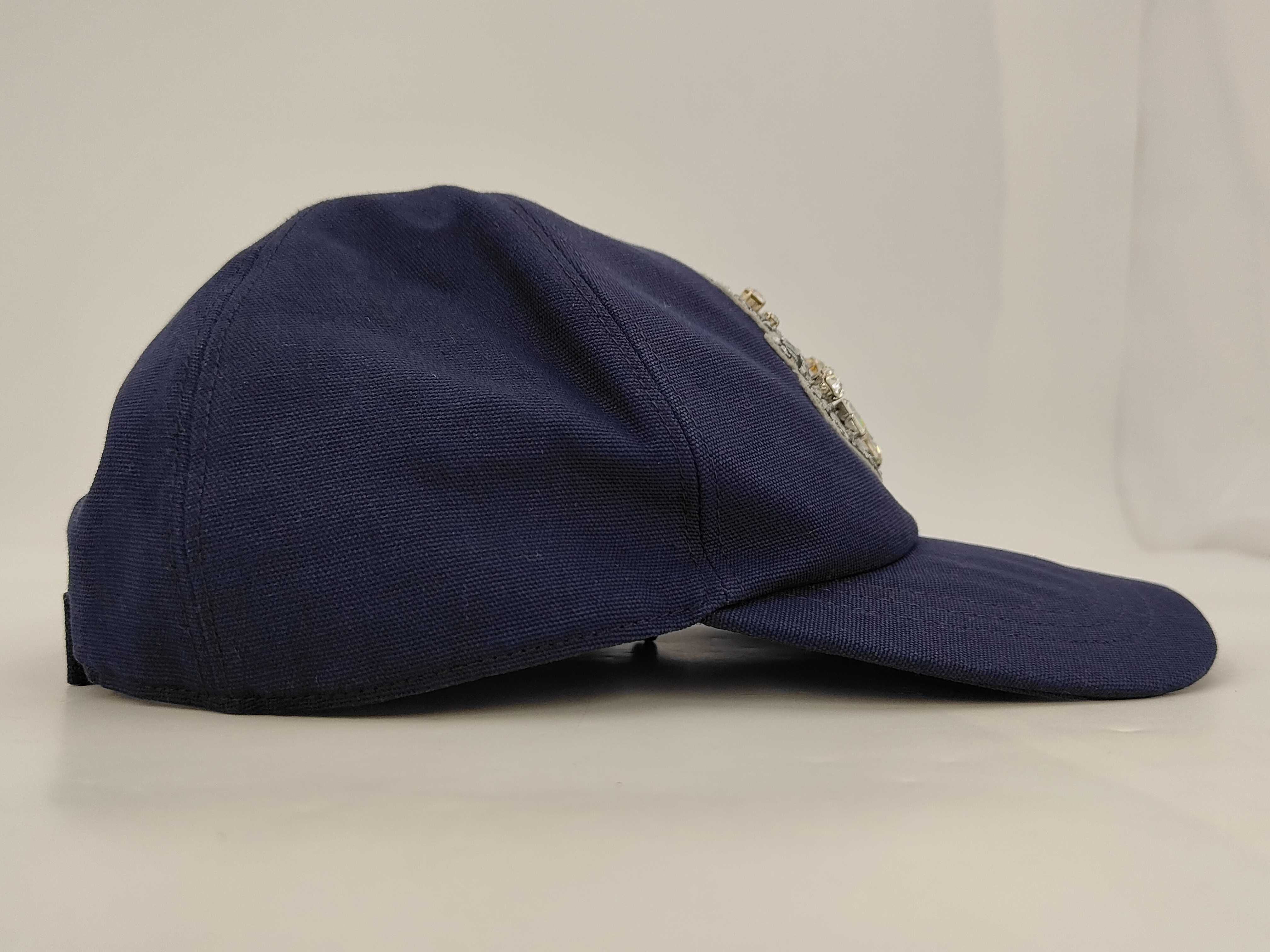 cap and other accessories — view 3