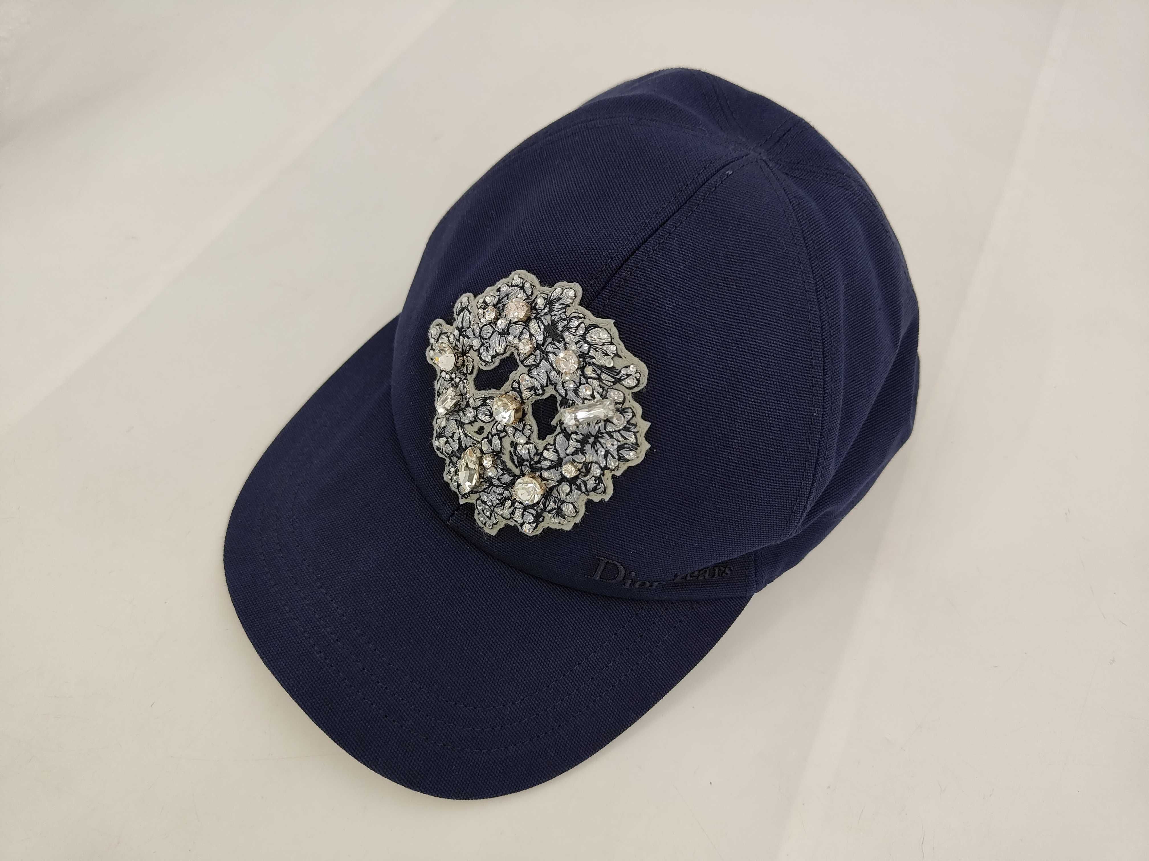 cap and other accessories — view 6