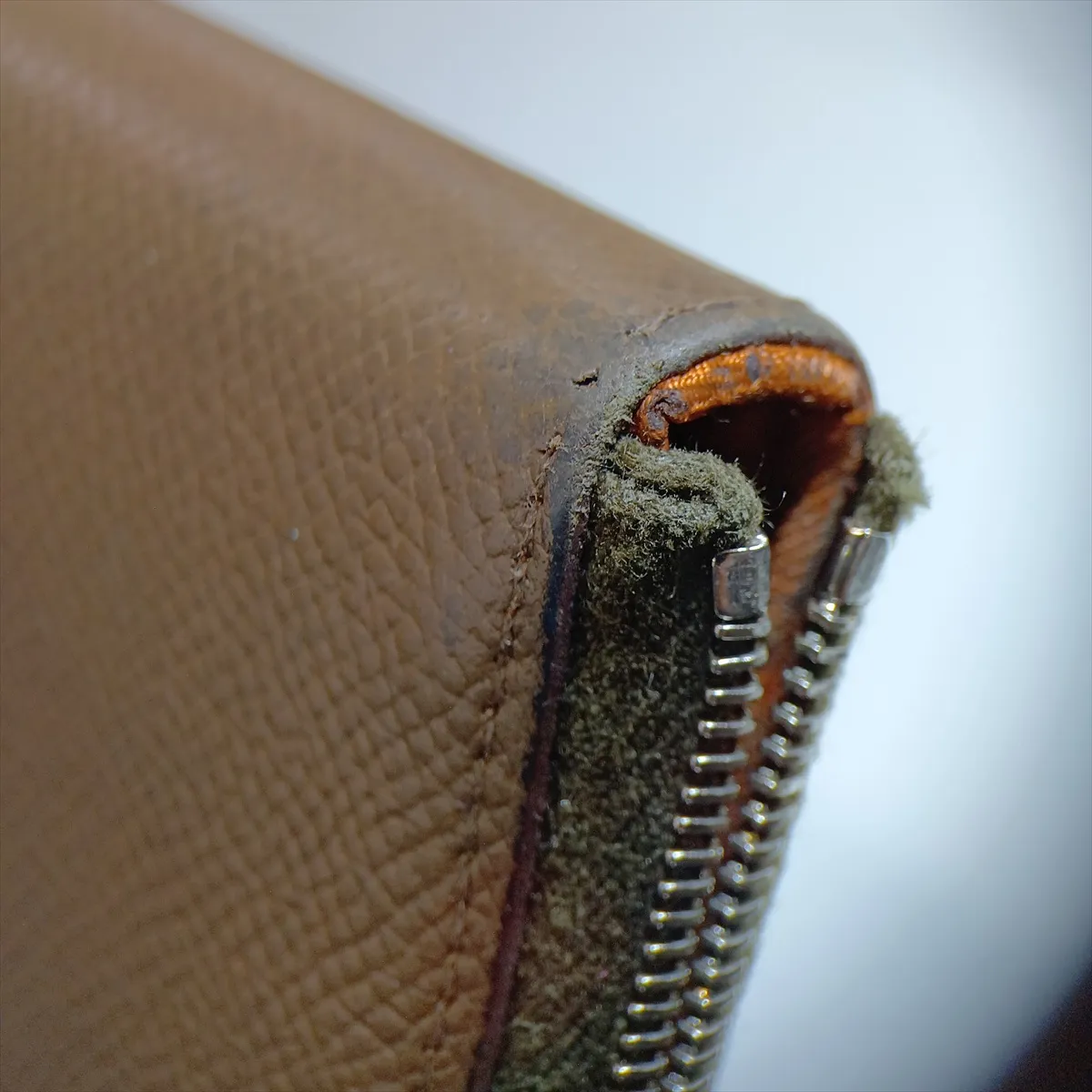Azap Long Silk In Veau Epsom Round Zip Wallet Brown N:2010 — view 10