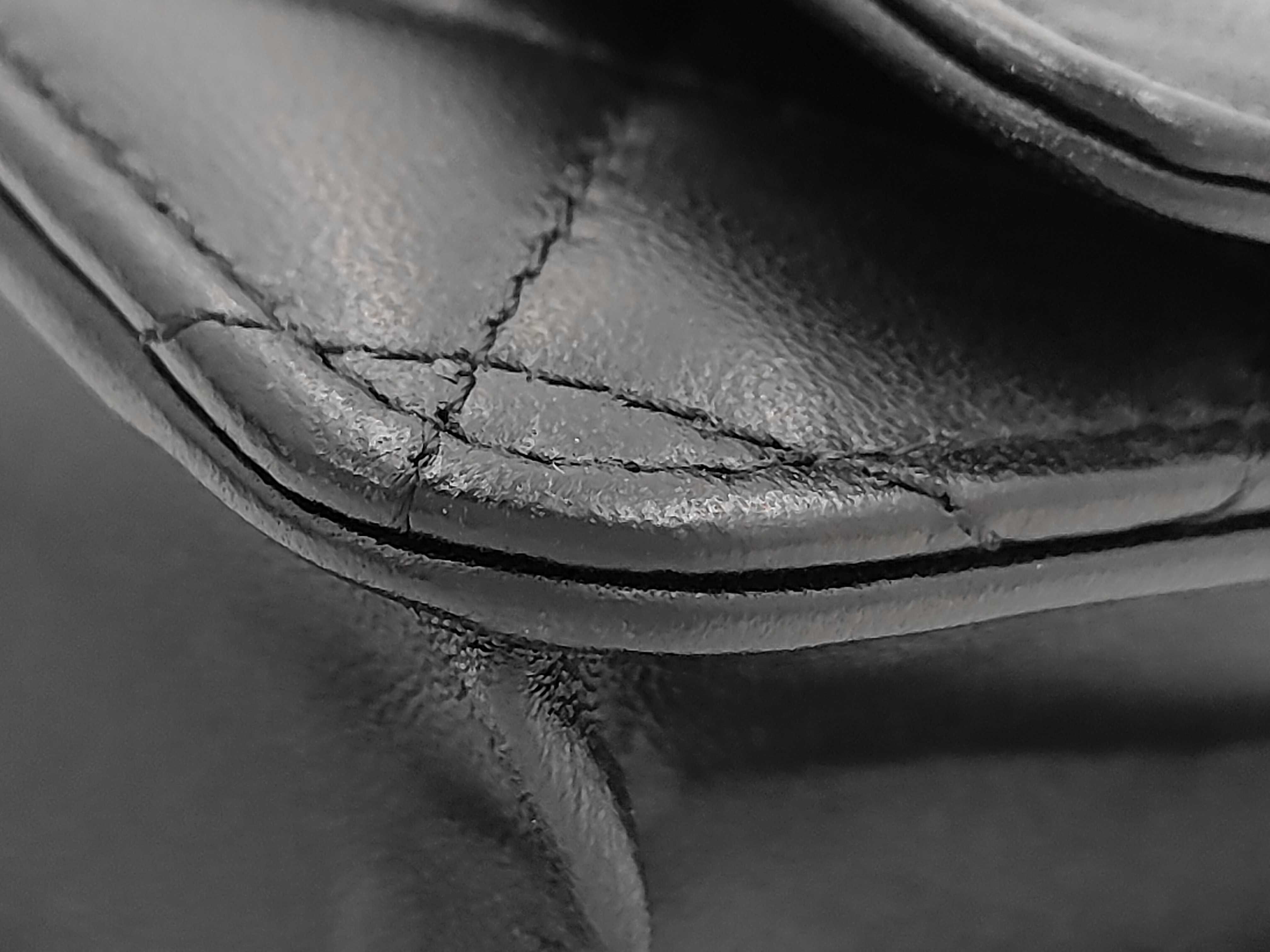 WOC Chain Shoulder Bag — view 4