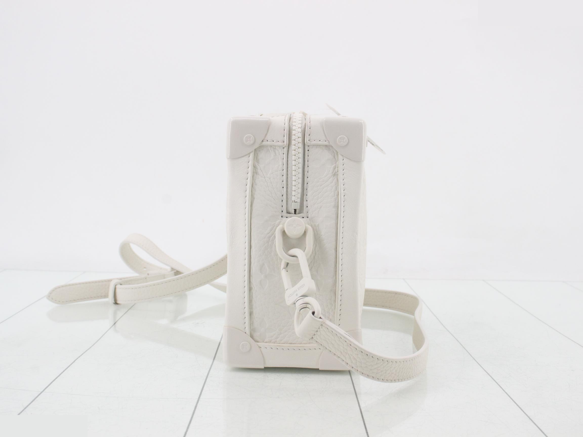 Taurillon Monogram Soft Trunk Blanc Shoulder Bag — view 4