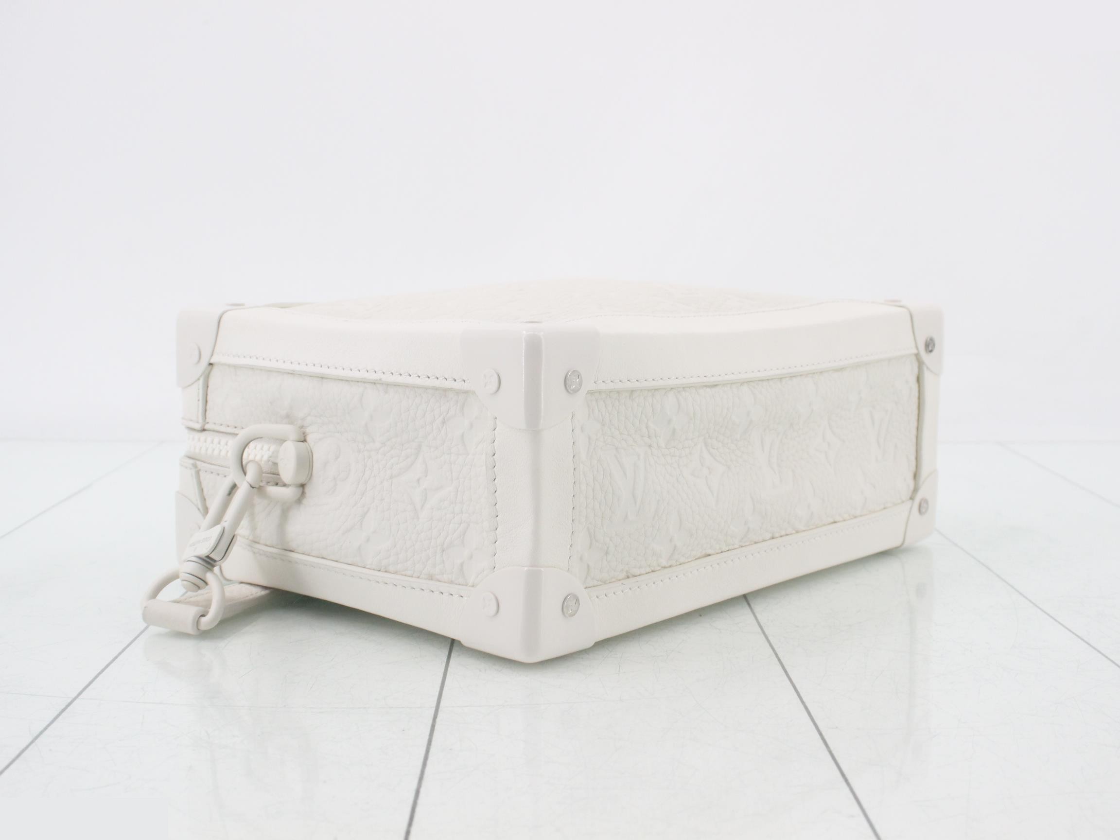 Taurillon Monogram Soft Trunk Blanc Shoulder Bag — view 5