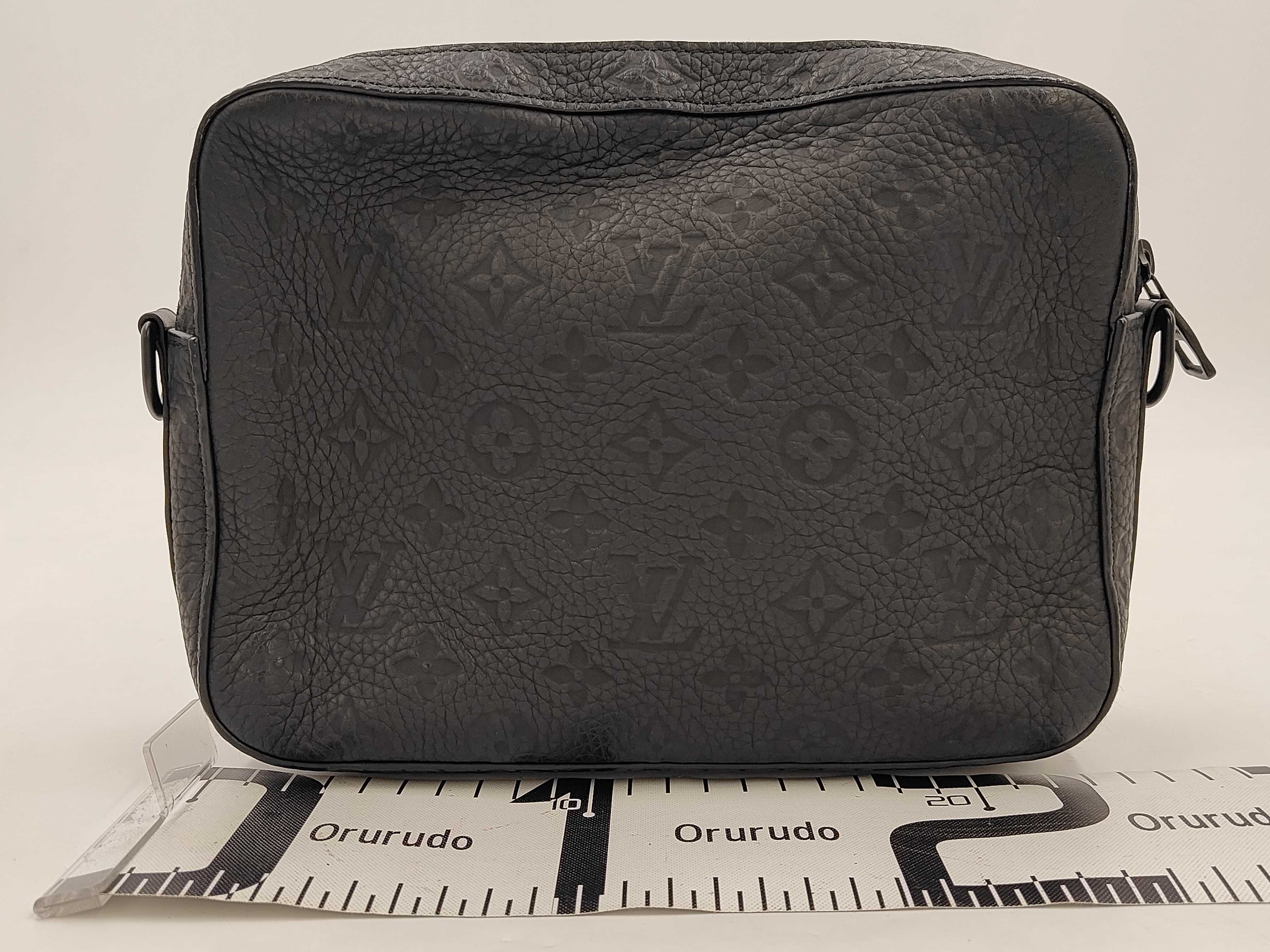 Monogram Steamer Messenger M57307 Shoulder Bag — view 2