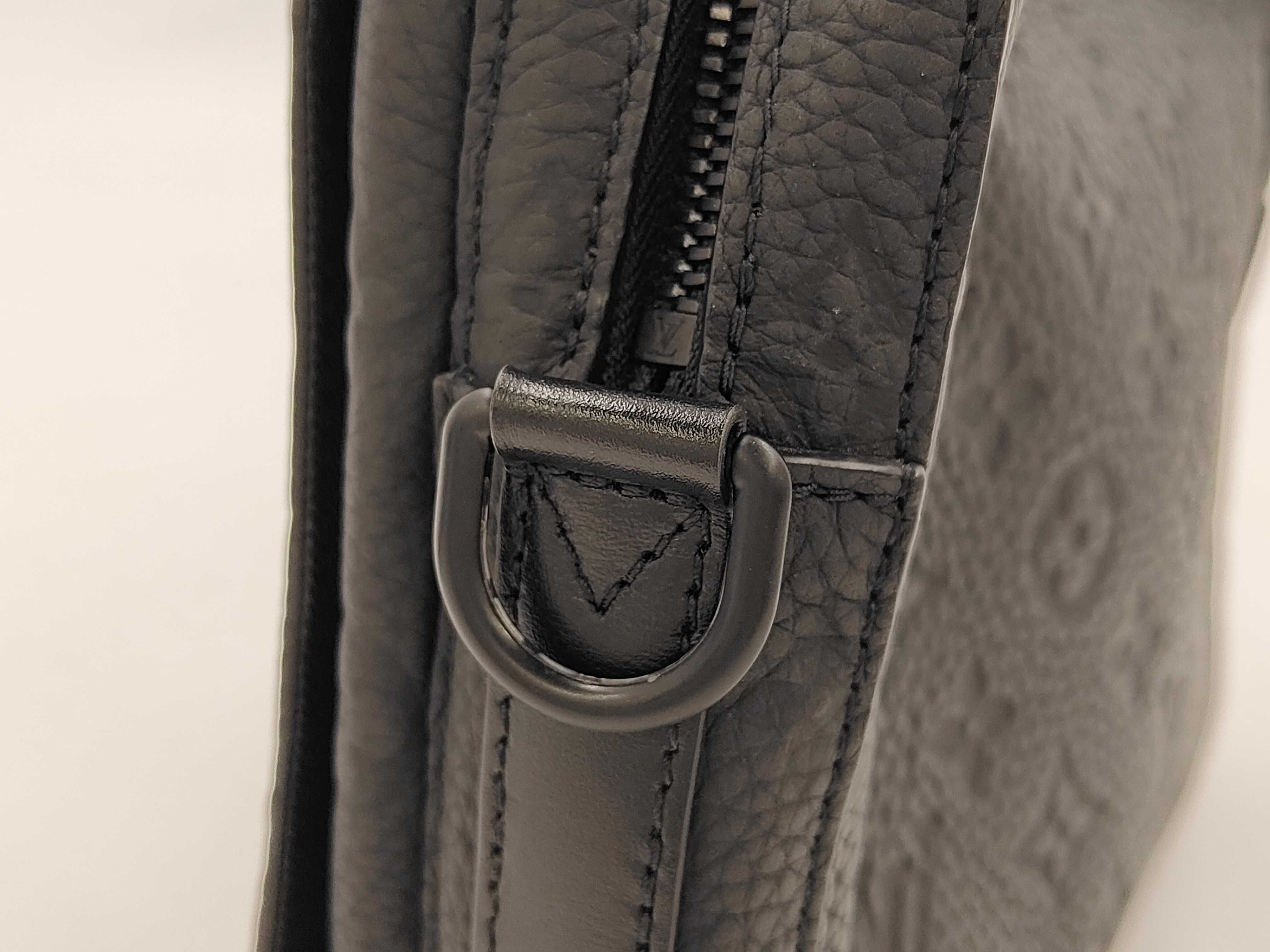 Monogram Steamer Messenger M57307 Shoulder Bag — view 3