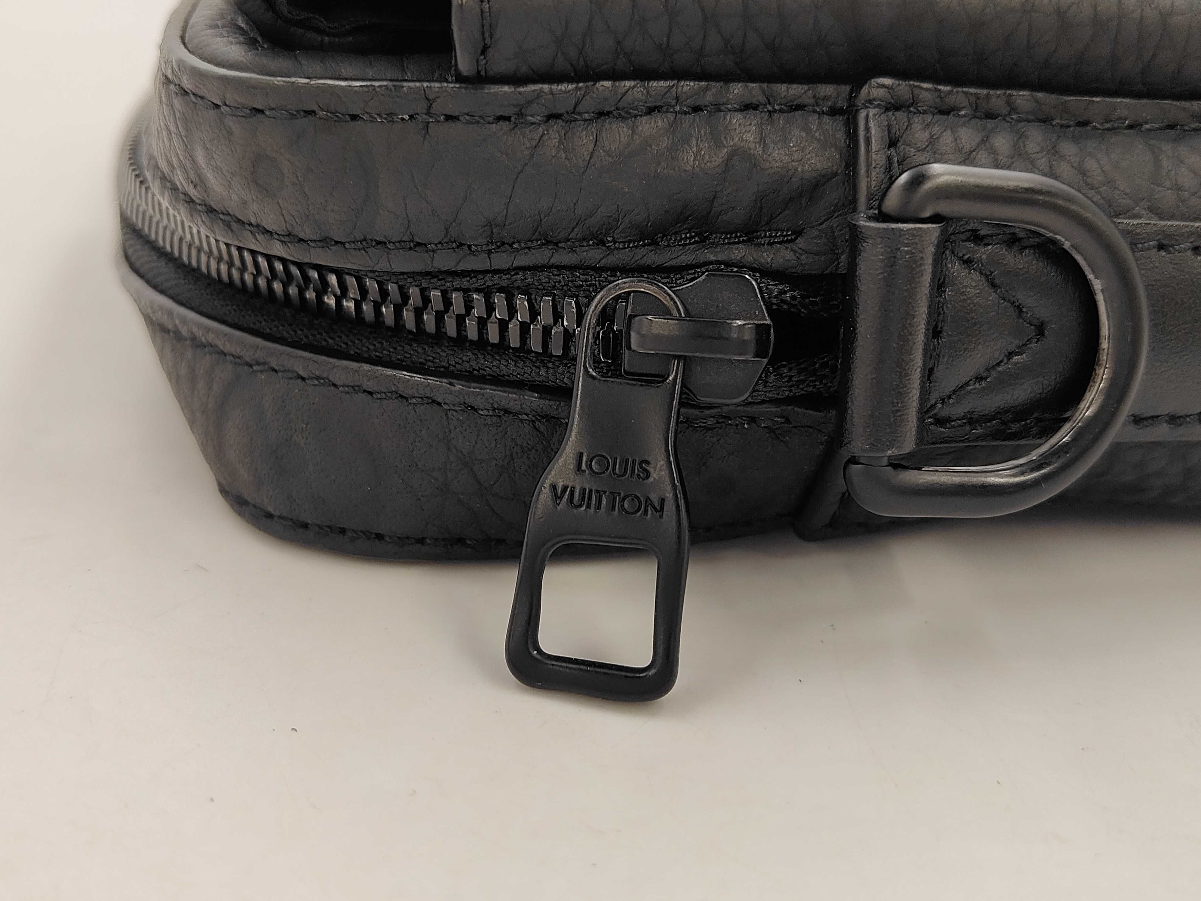Monogram Steamer Messenger M57307 Shoulder Bag — view 7