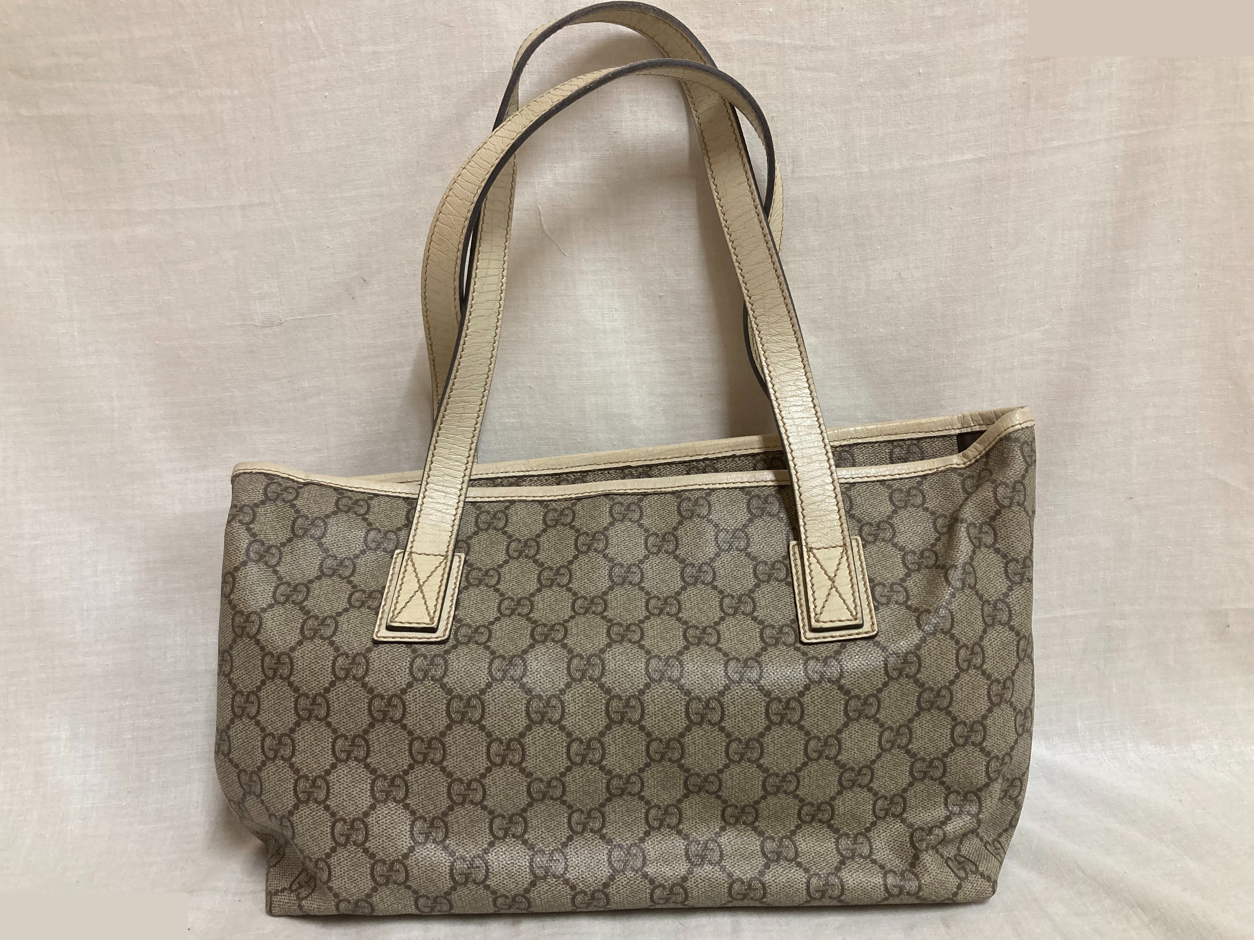 GG Supreme handbag — view 2