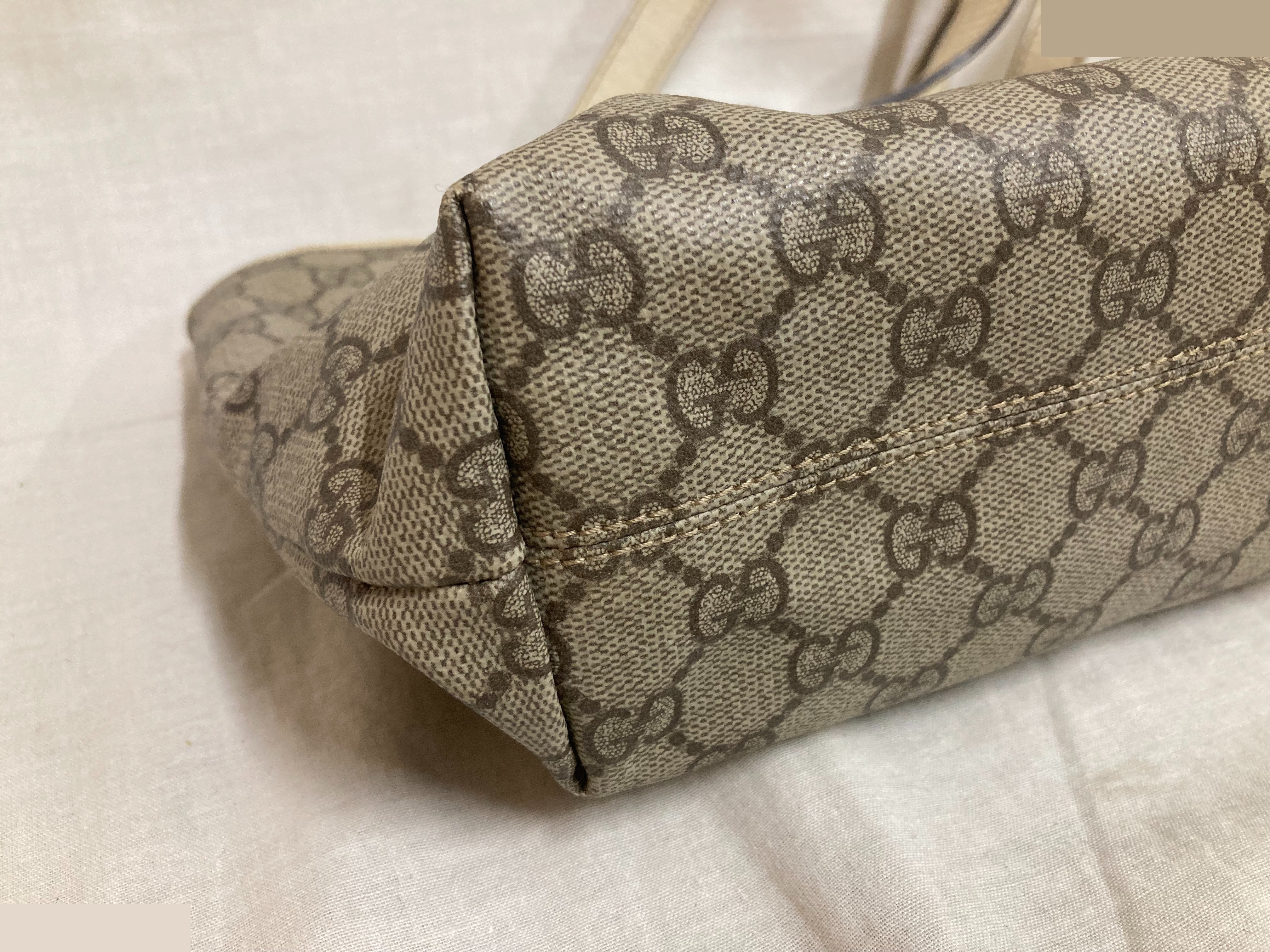 GG Supreme handbag — view 3