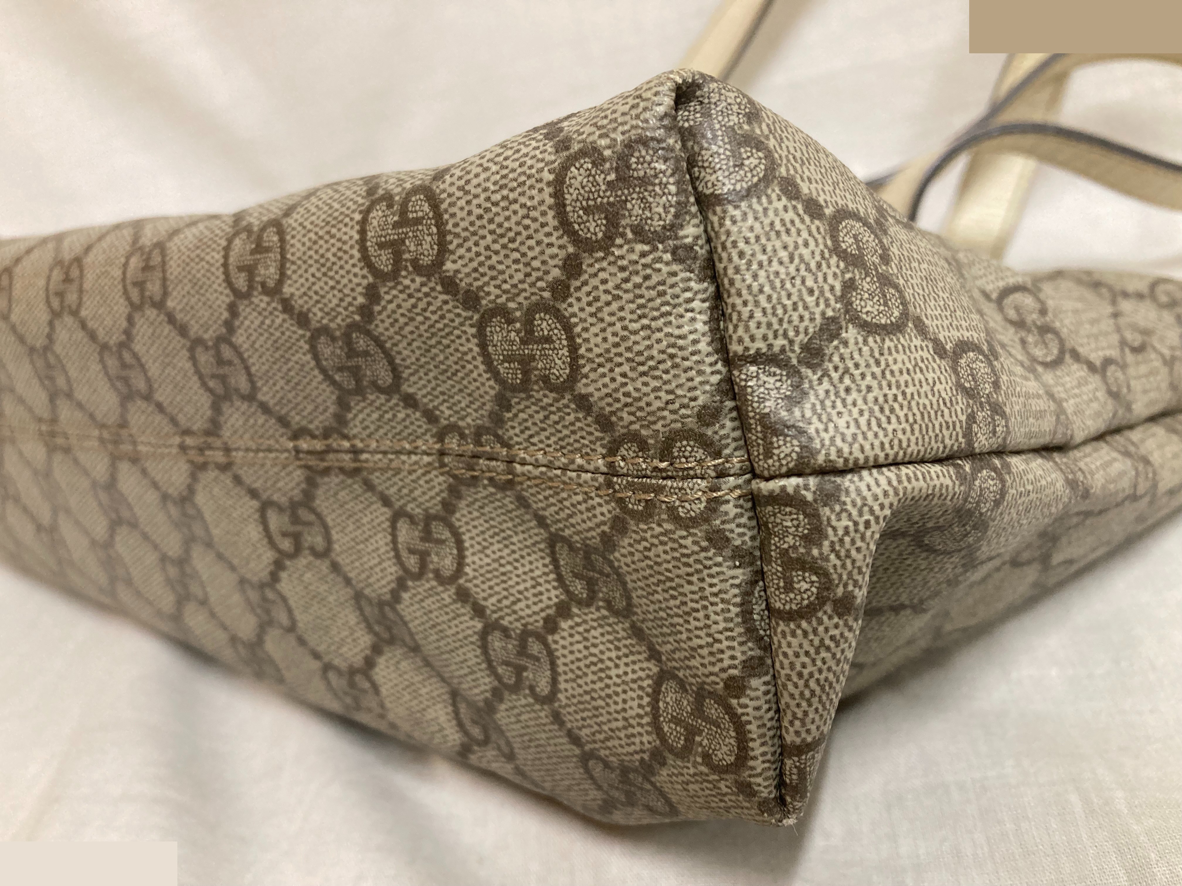 GG Supreme handbag — view 4