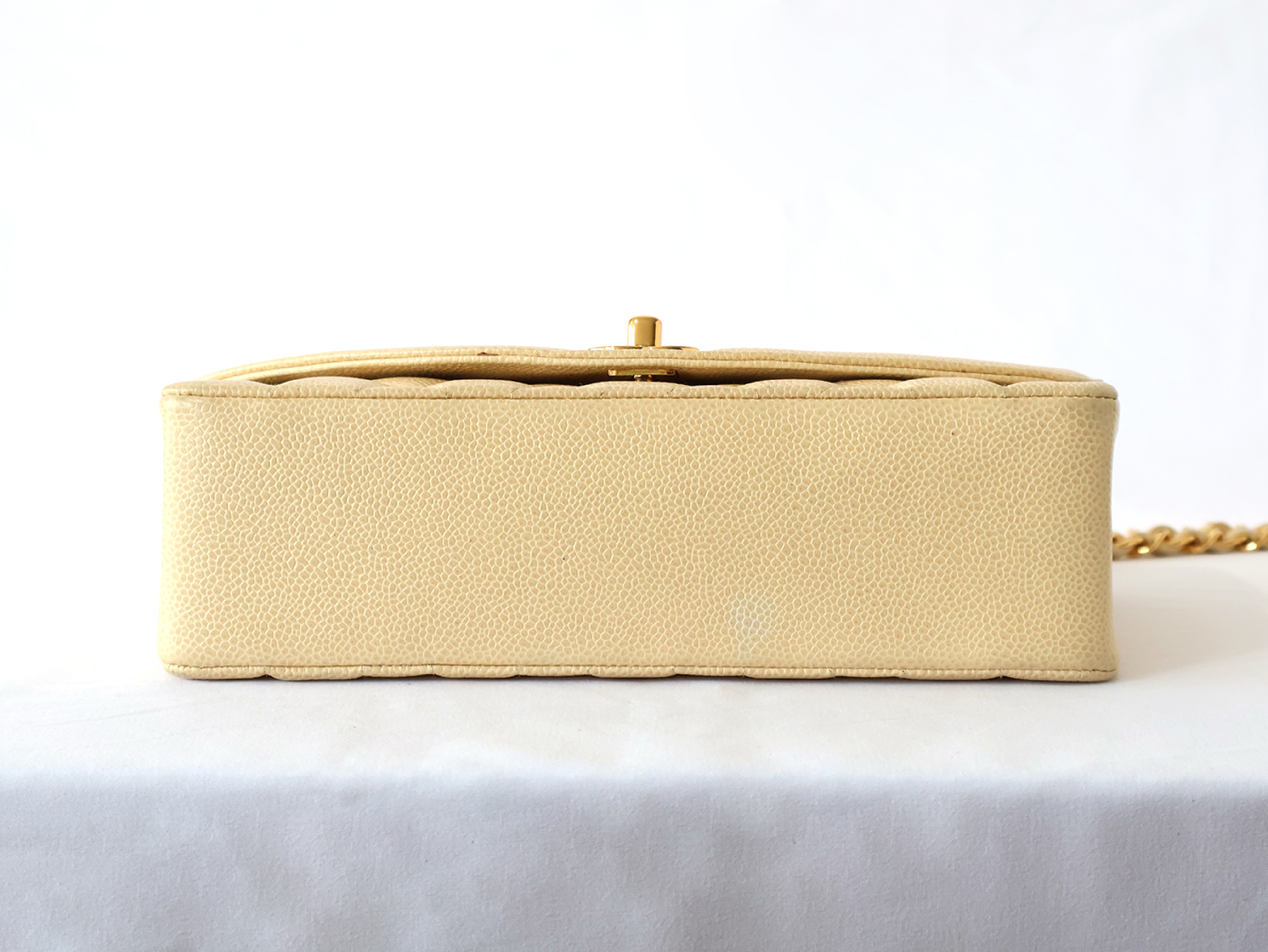 Diana 25 Chain Shoulder Bag, Beige, with original seal, serial number 2, made of caviar leather. — view 5