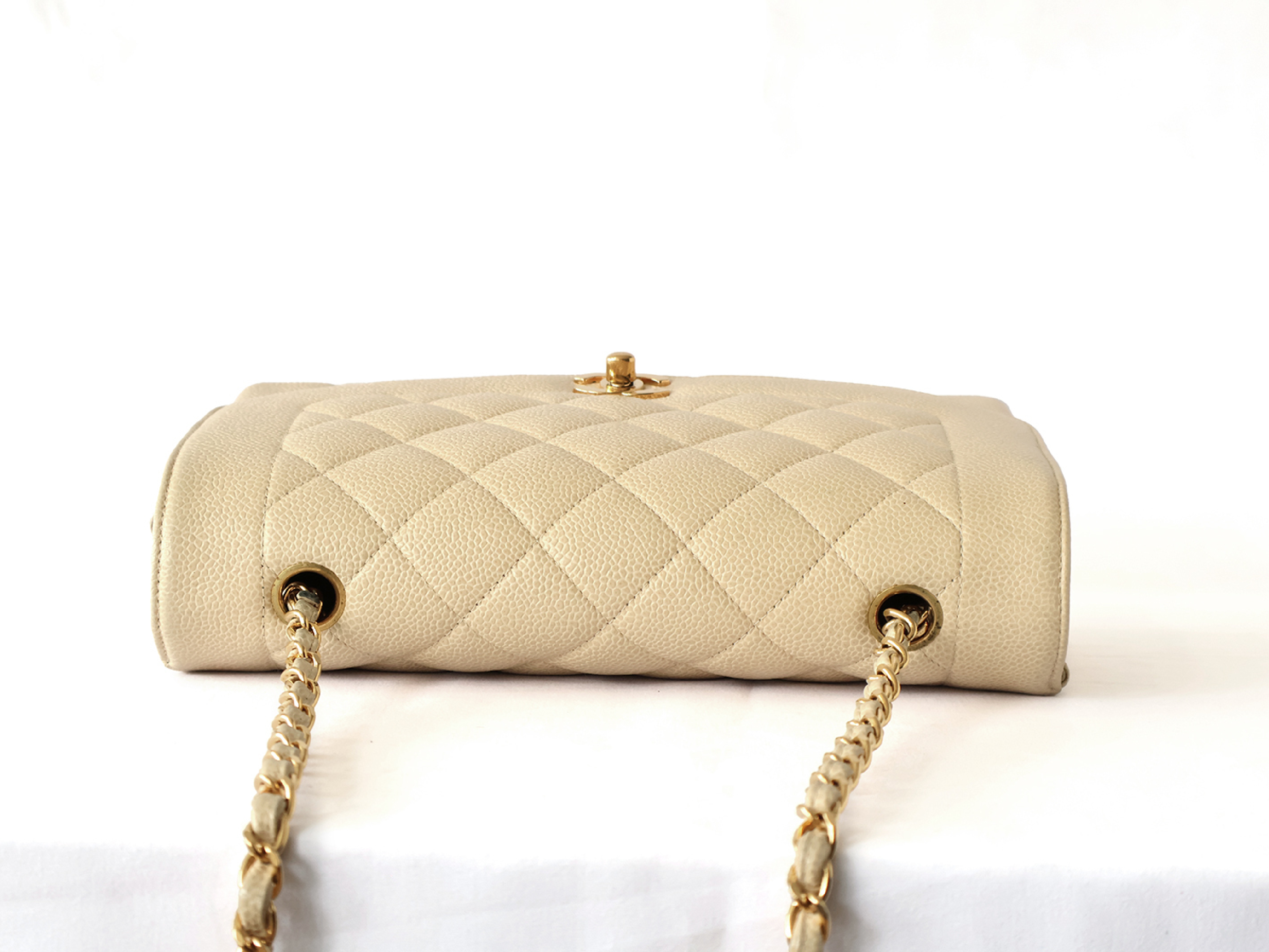 Diana 25 Chain Shoulder Bag, Beige, with original seal, serial number 2, made of caviar leather. — view 8