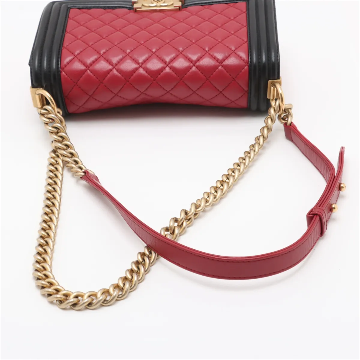 Boy Chanel 25 Lambskin Chain Shoulder Bag Red x Black Gold Hardware 23338810 23rd Series A67086 — view 5