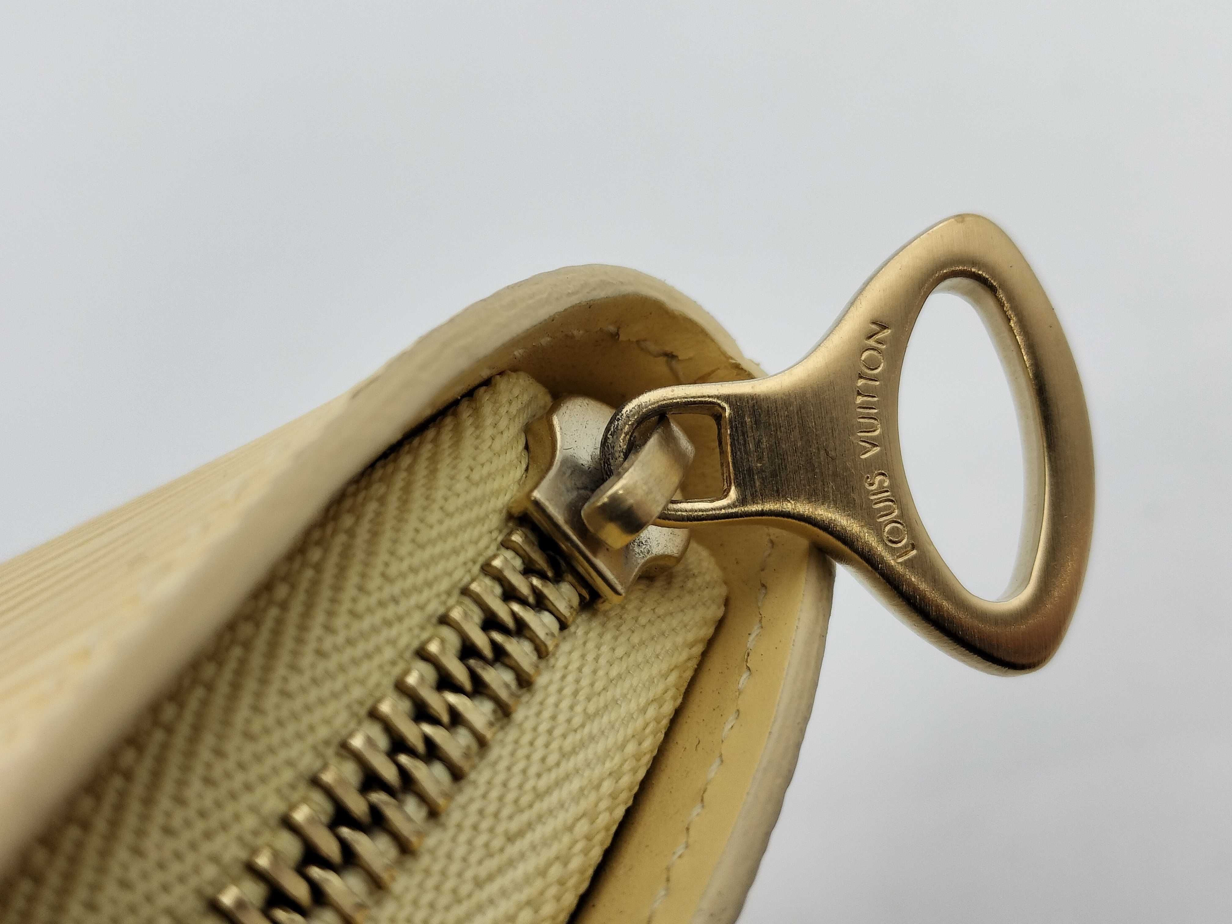 Epi Z M64344A Coin Case — view 5