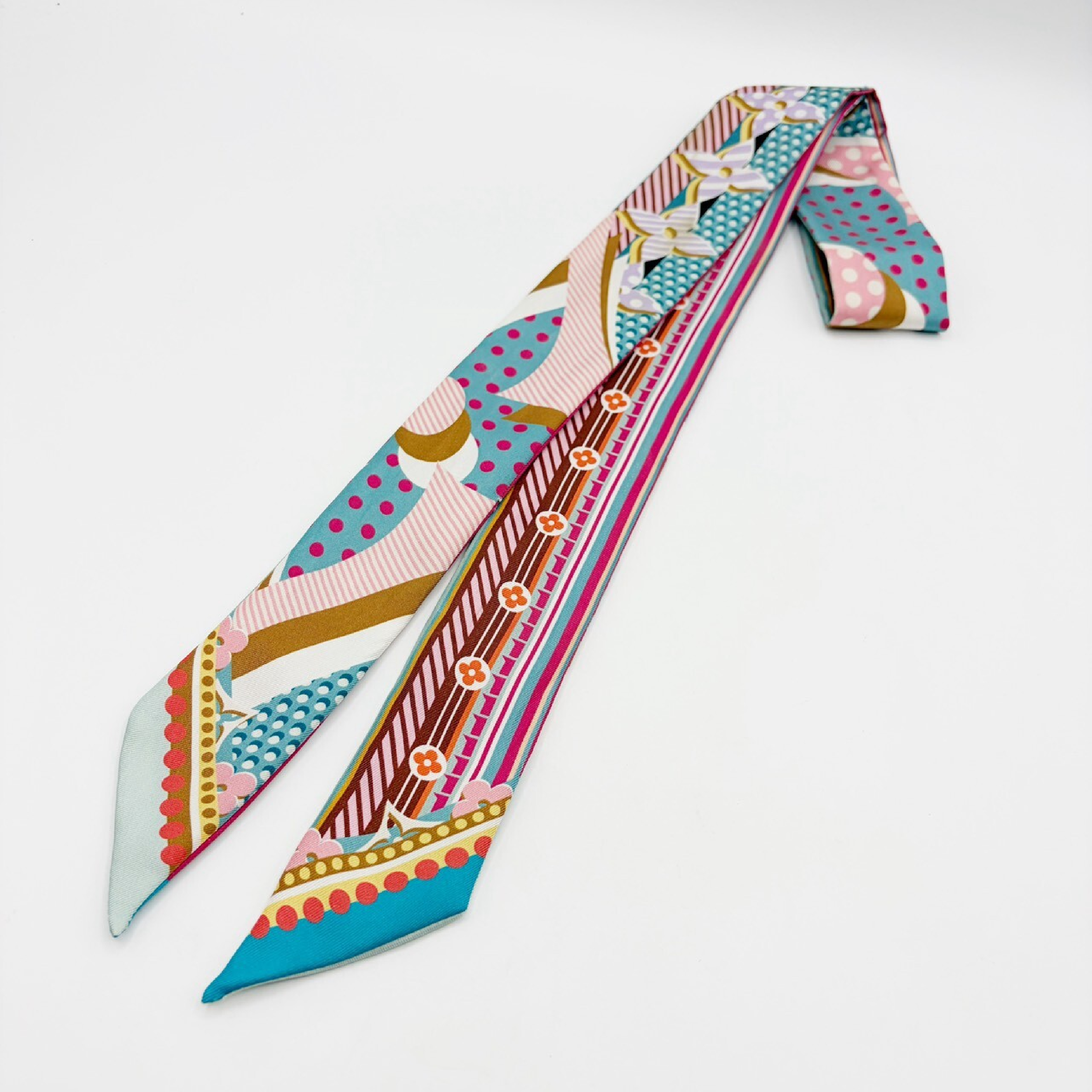 Bandeau BB Pop LV Scarf and other accessories — view 2