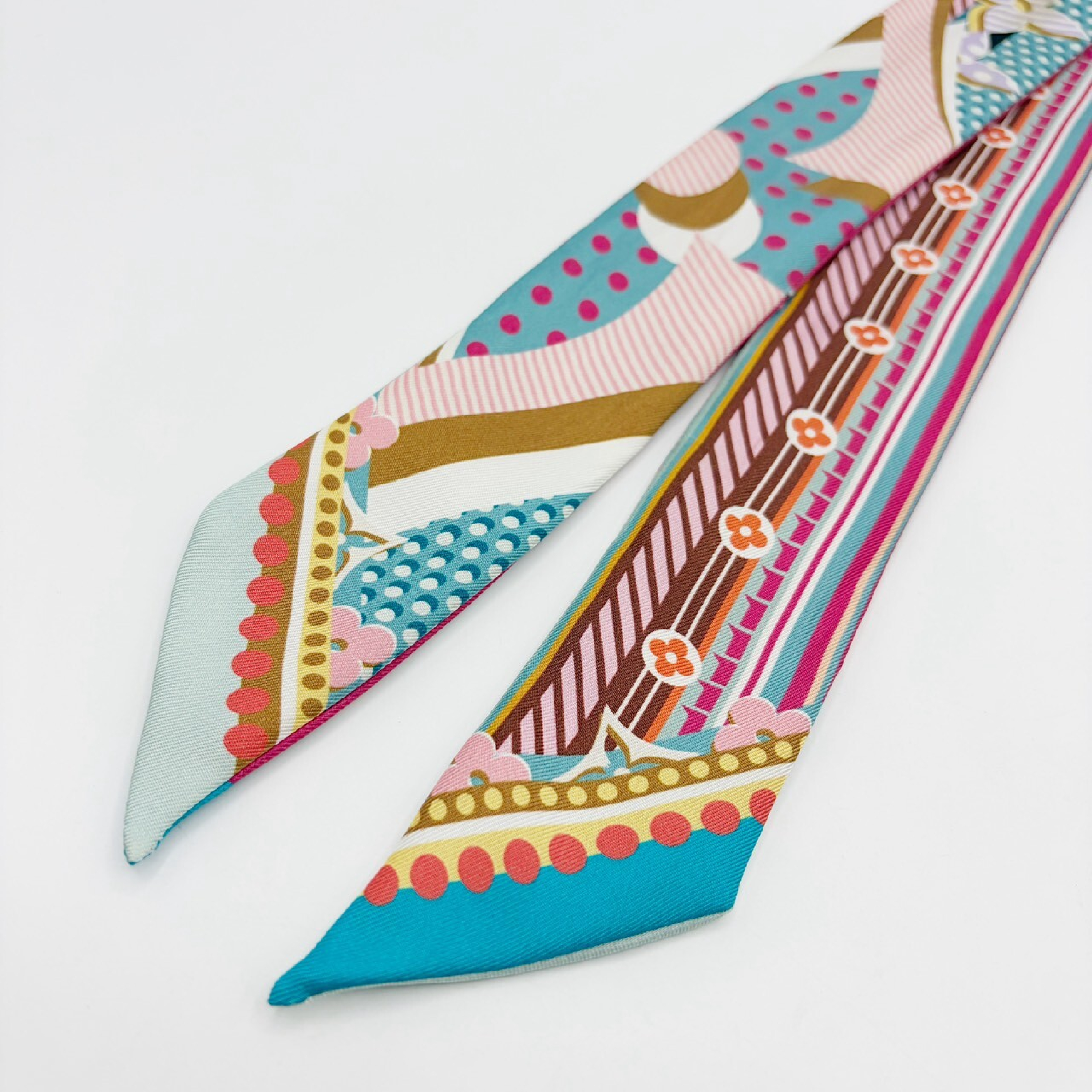 Bandeau BB Pop LV Scarf and other accessories — view 3