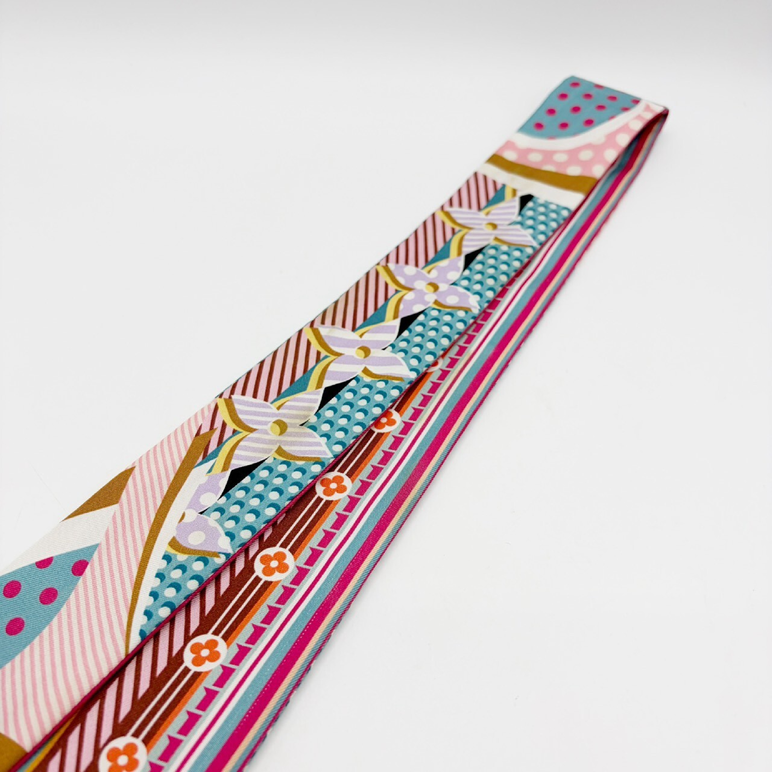 Bandeau BB Pop LV Scarf and other accessories — view 4