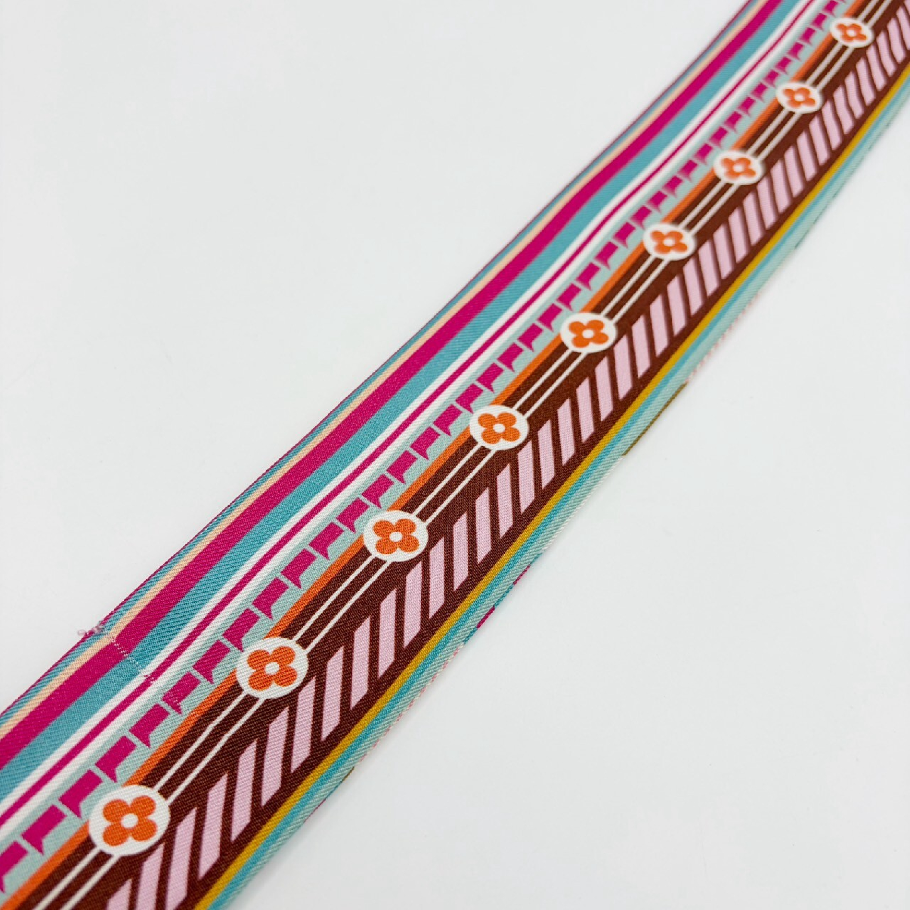 Bandeau BB Pop LV Scarf and other accessories — view 7
