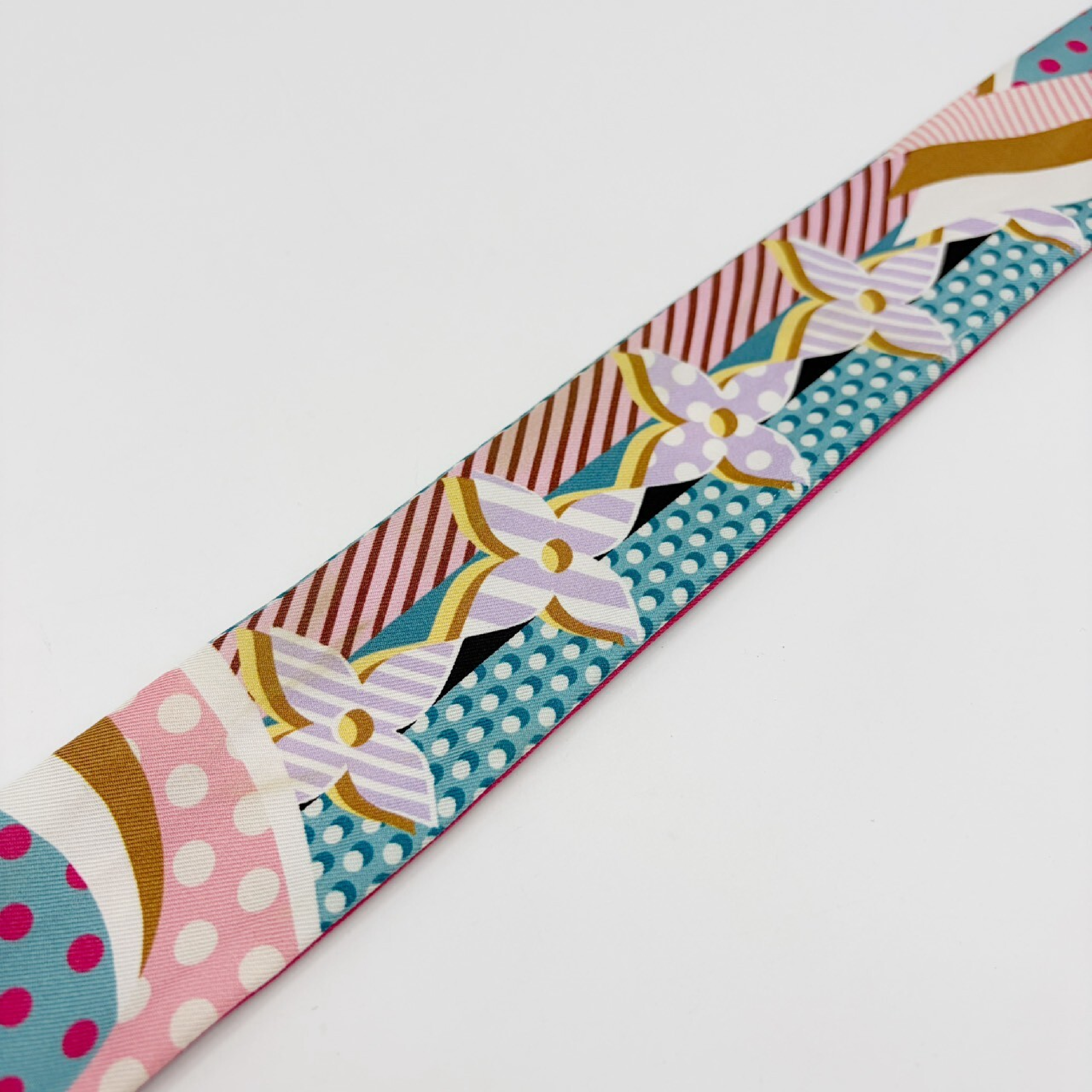 Bandeau BB Pop LV Scarf and other accessories — view 9