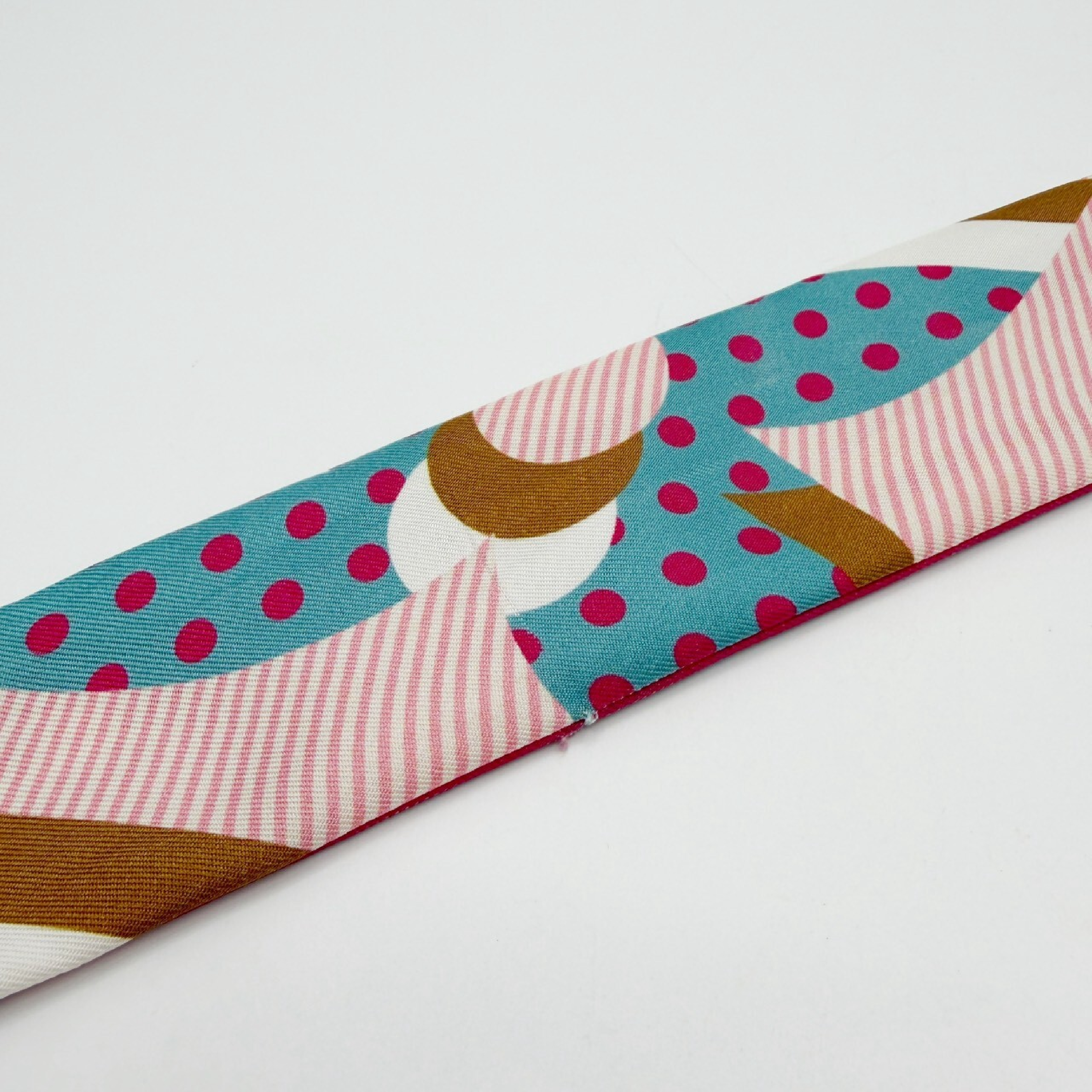 Bandeau BB Pop LV Scarf and other accessories — view 10