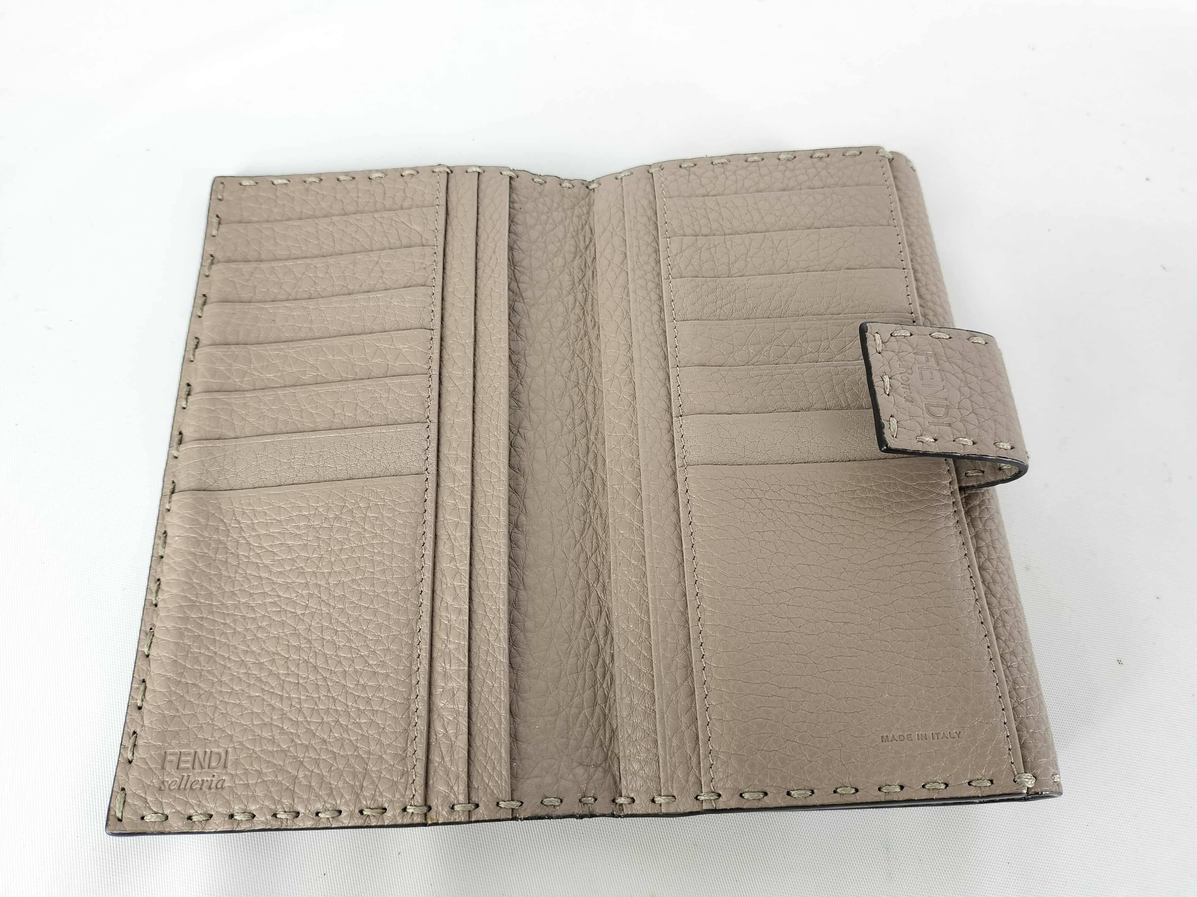 Peekaboo Selleria Long Wallet — view 13