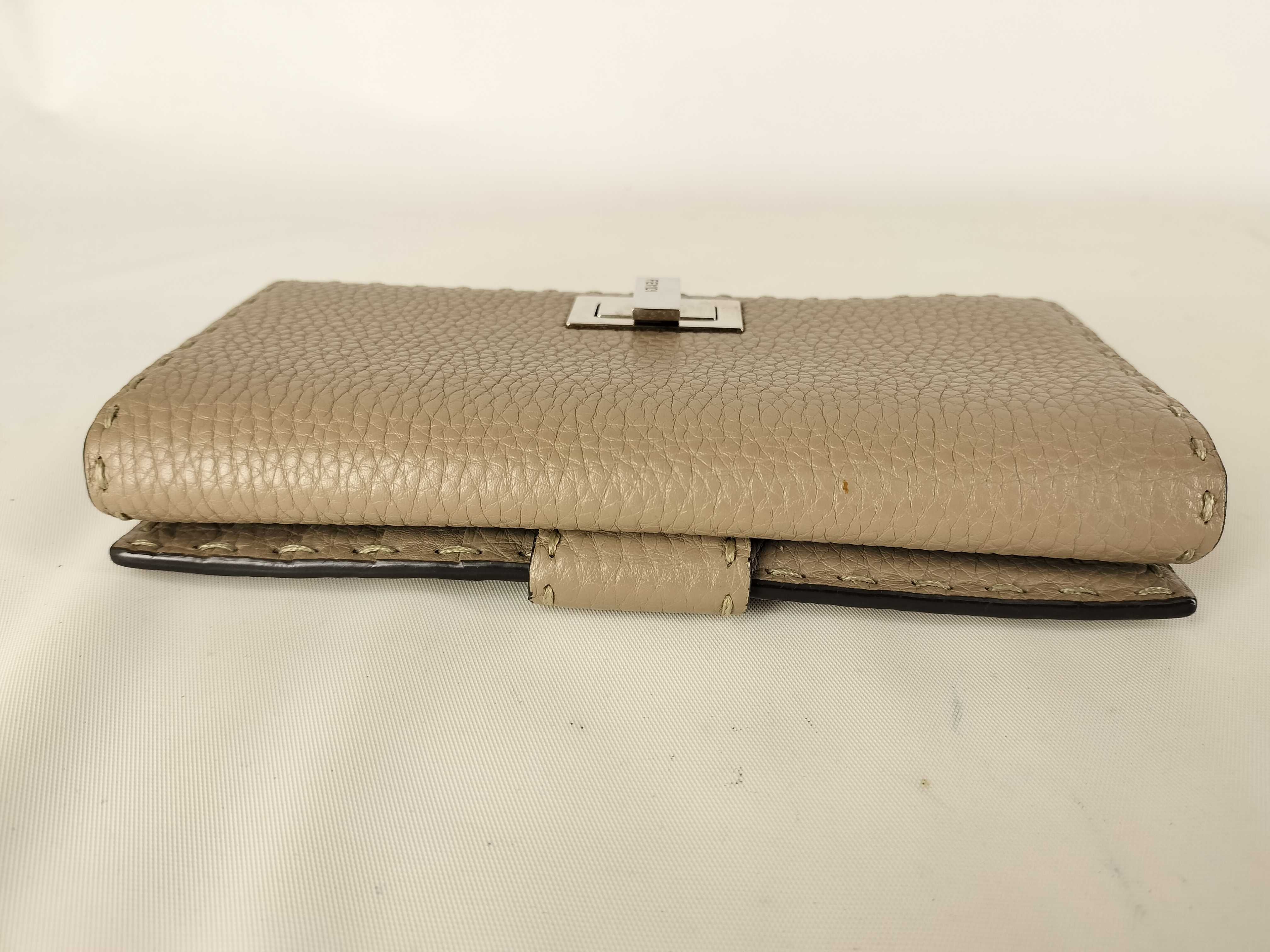 Peekaboo Selleria Long Wallet — view 4