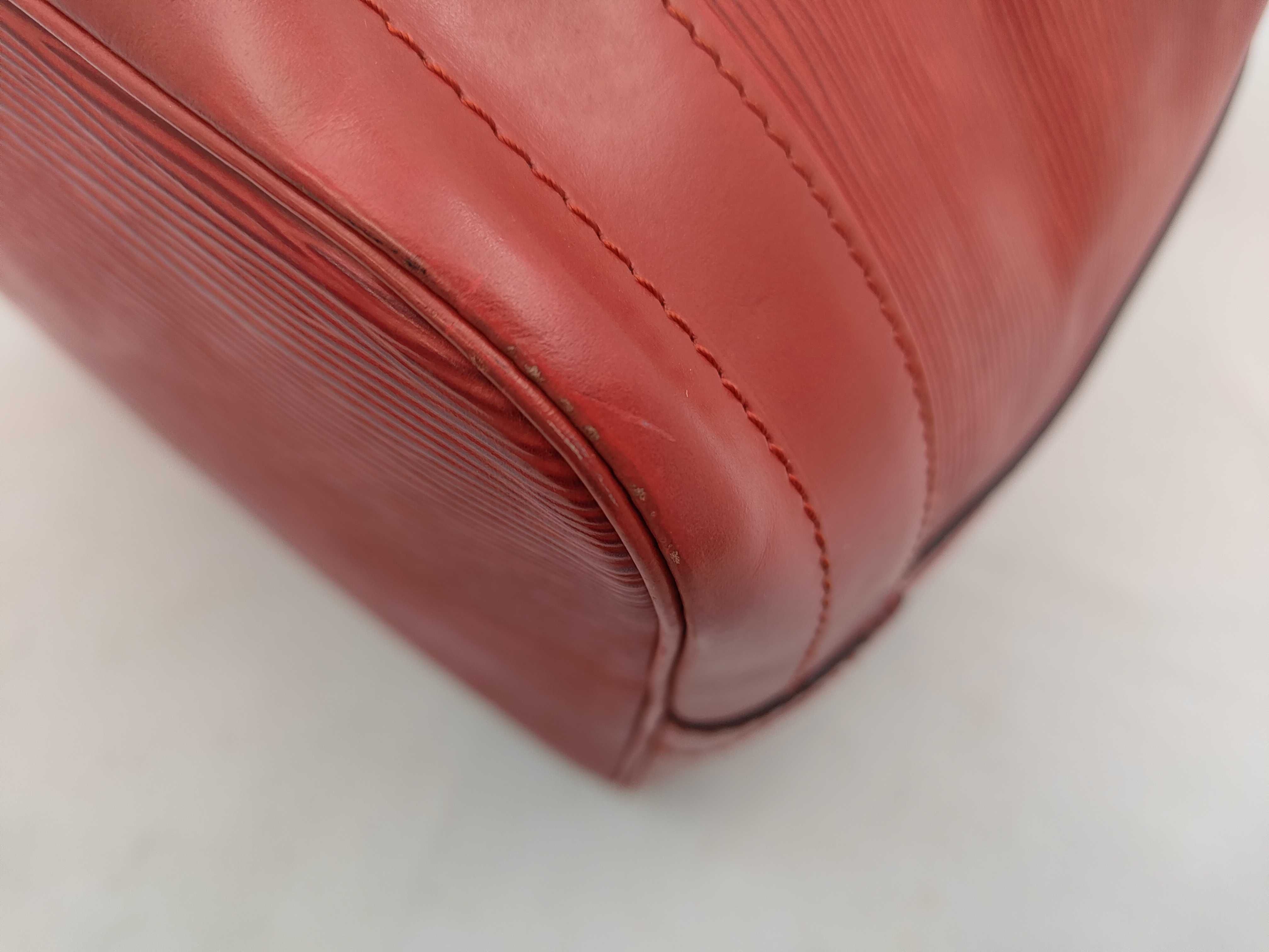 M59007/Noé Drawstring Shoulder Bag Epi Leather Red Castilian Red Tote Bag — view 6