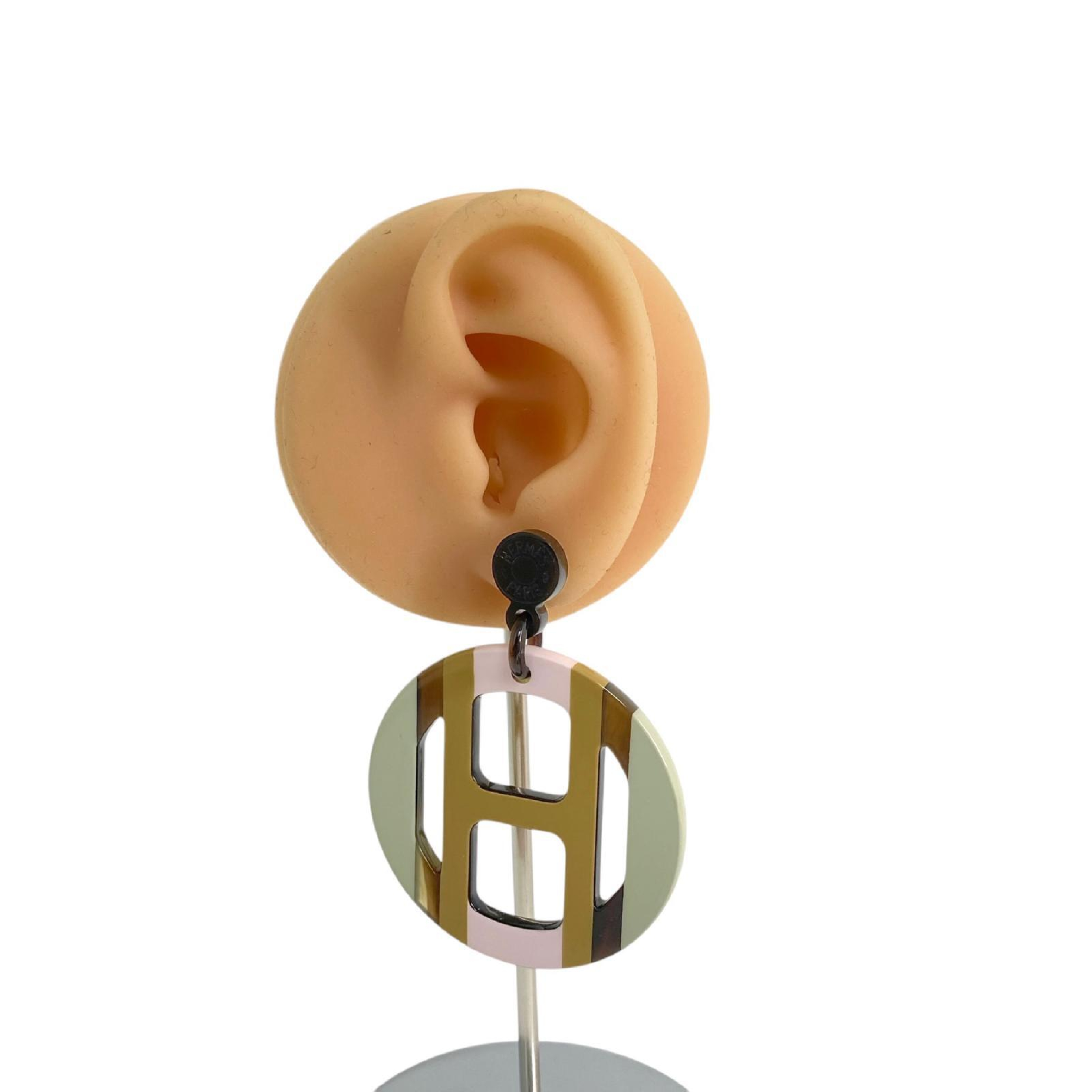 【*Shipped from: Hong Kong*】HERMES ( ) Green Pink Resin H Equipe Earrings — view 3