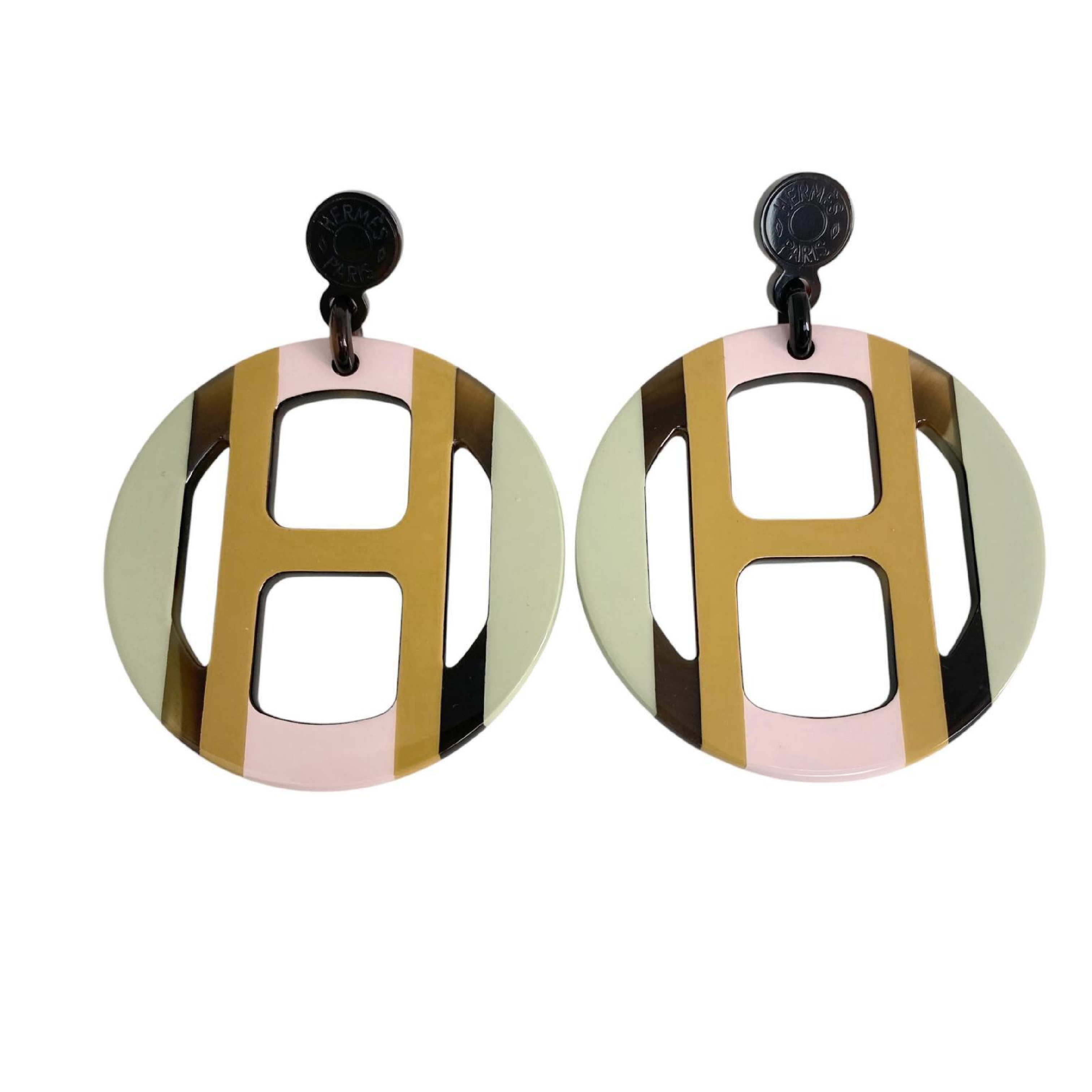 【*Shipped from: Hong Kong*】HERMES ( ) Green Pink Resin H Equipe Earrings — view 4