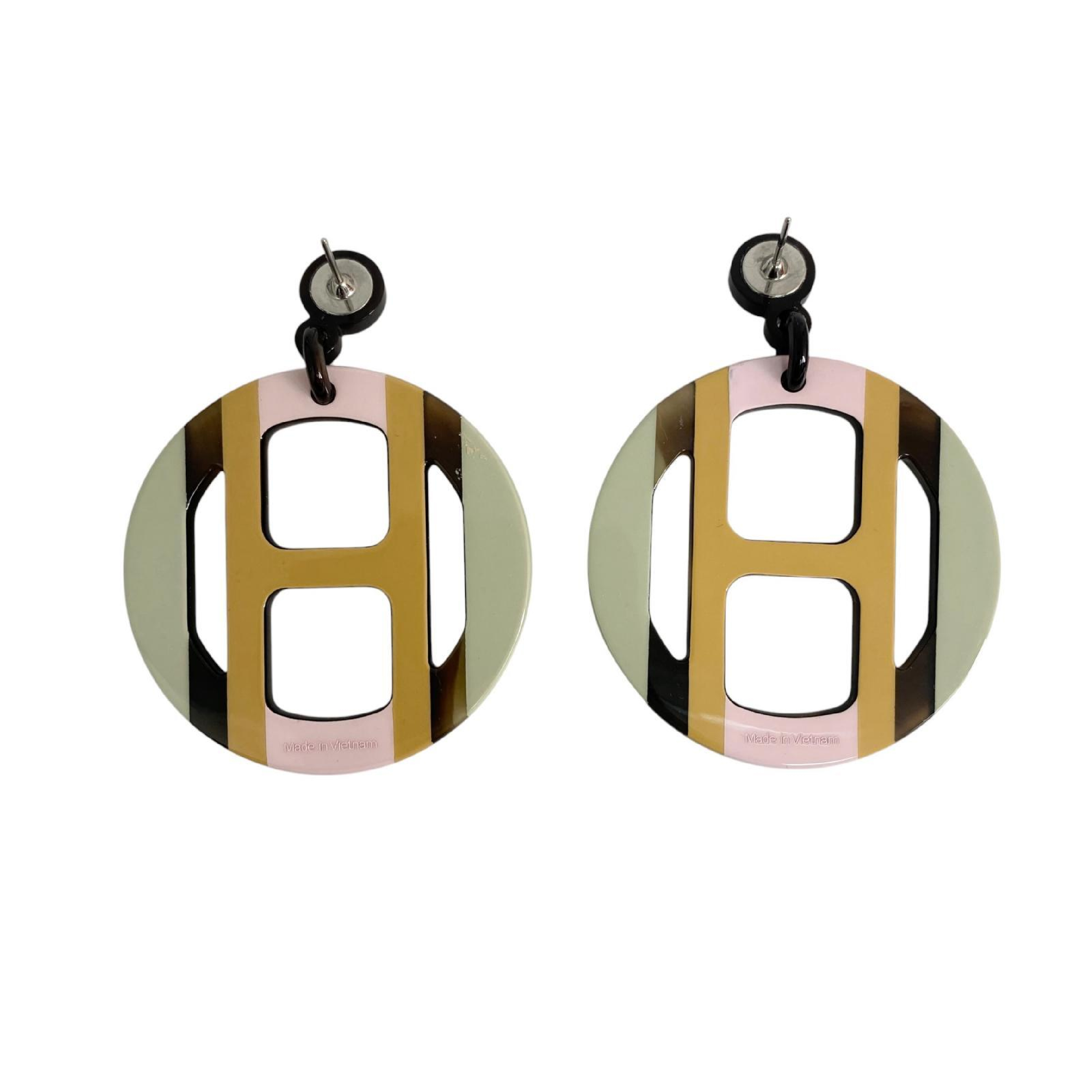 【*Shipped from: Hong Kong*】HERMES ( ) Green Pink Resin H Equipe Earrings — view 6