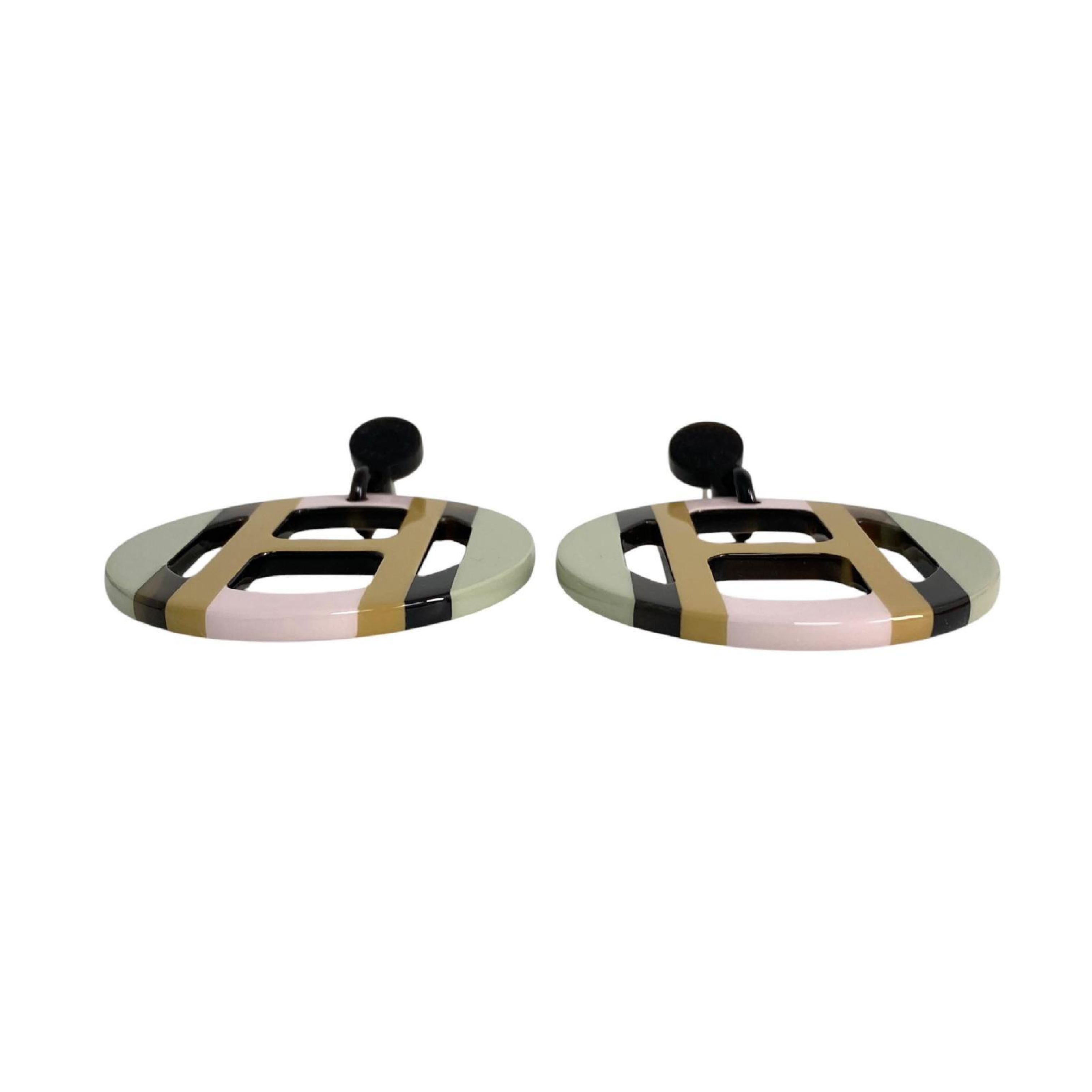 【*Shipped from: Hong Kong*】HERMES ( ) Green Pink Resin H Equipe Earrings — view 9