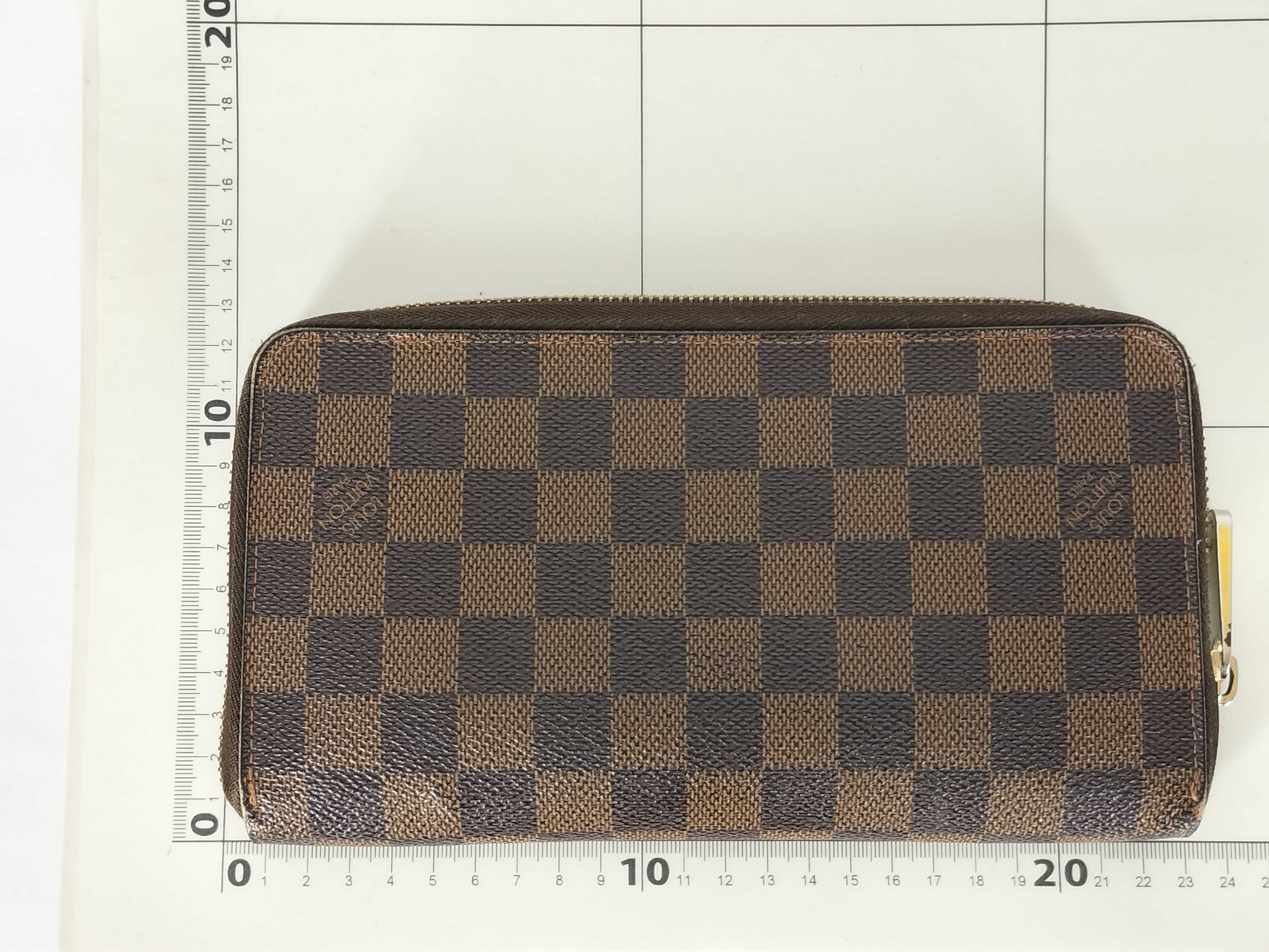 Damier Zippy Organizer Wallet — view 2