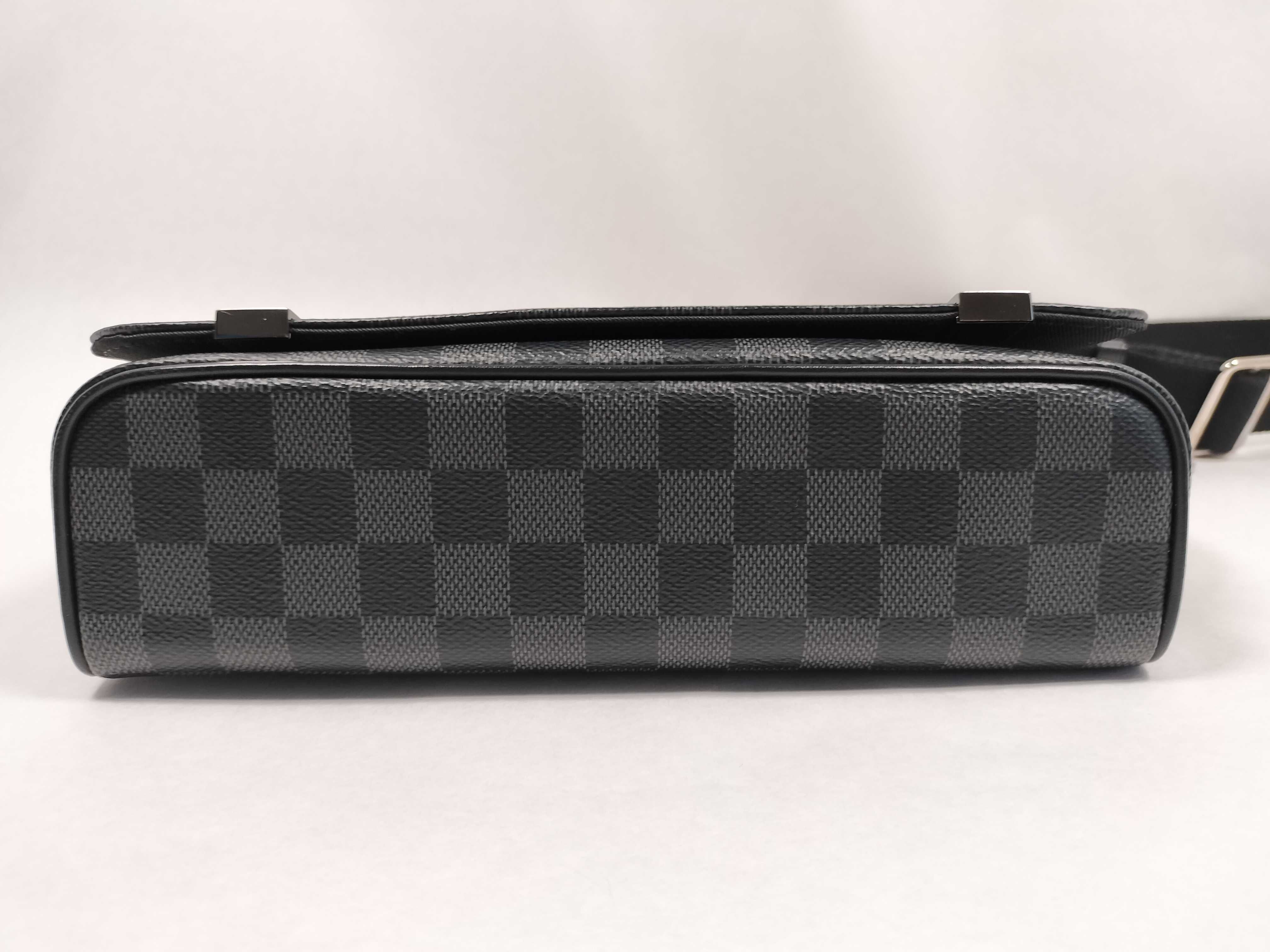 Damier Graphite District PM NM N41028. Accessories: Box, dust bag, shoulder bag. — view 7