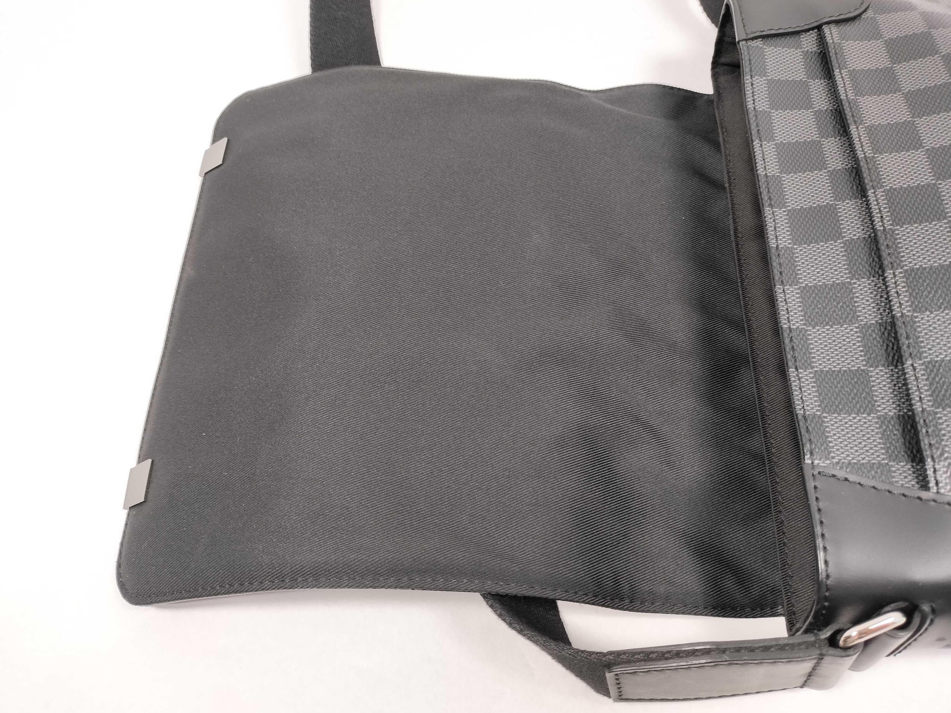Damier Graphite District PM NM N41028. Accessories: Box, dust bag, shoulder bag. — view 8