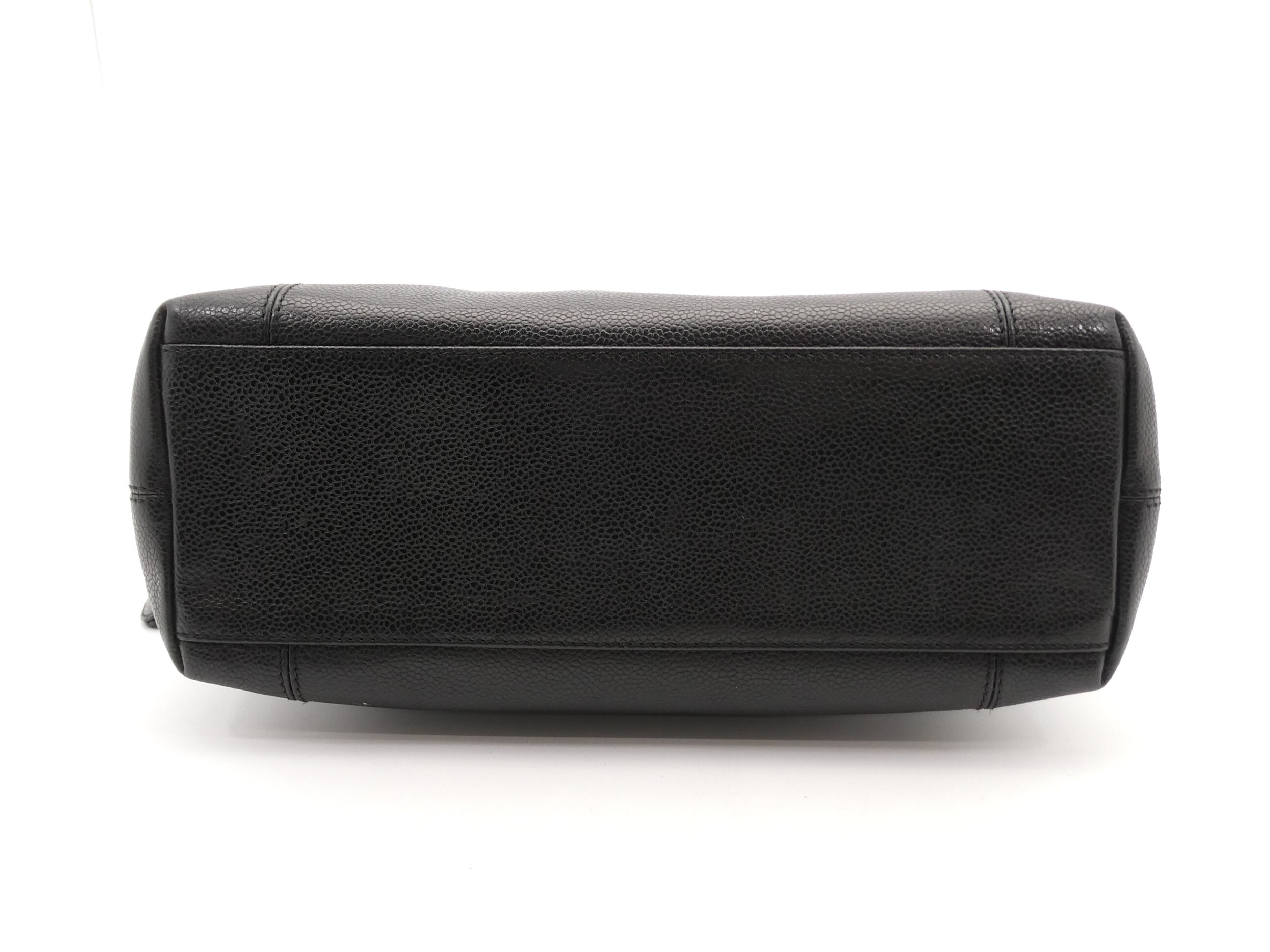 Logo Caviar Skin Shoulder Bag — view 5
