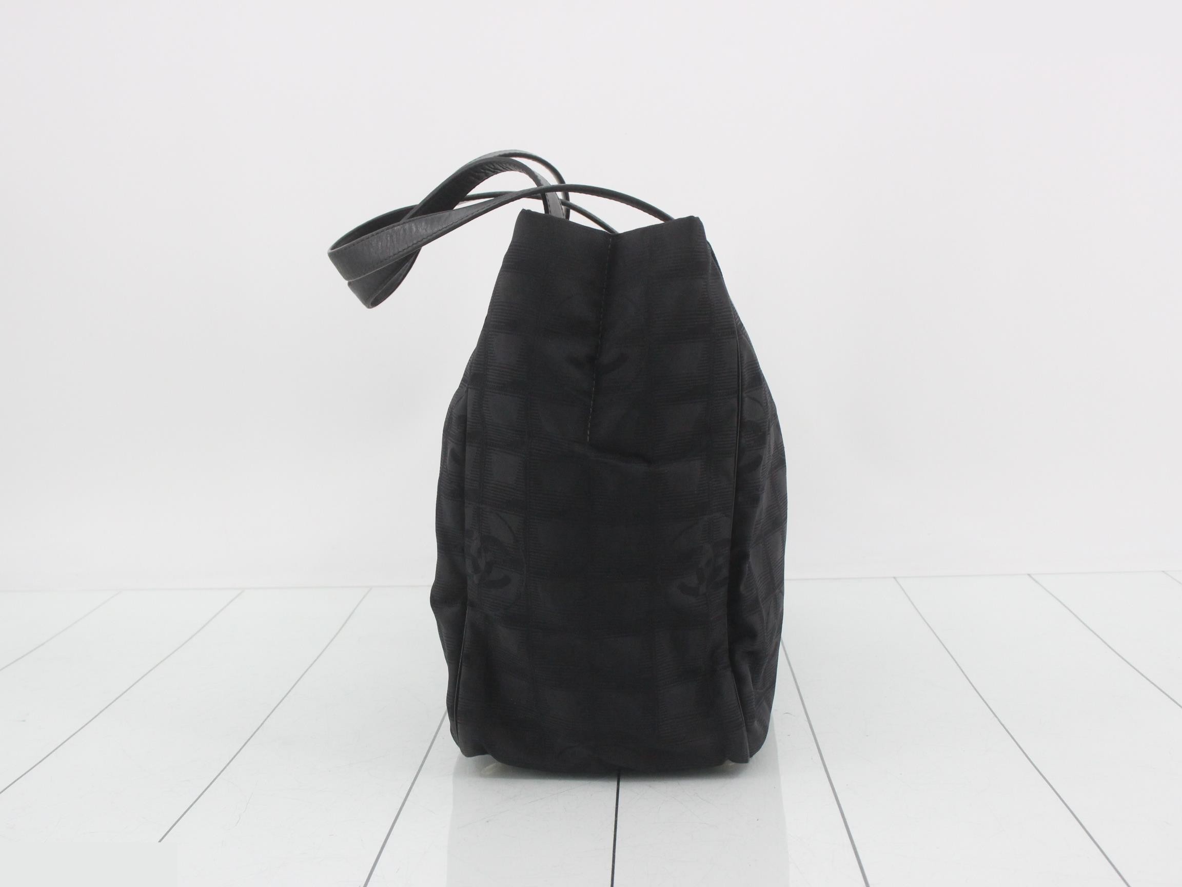 New Travel Line Nylon x Leather Tote Bag — view 4