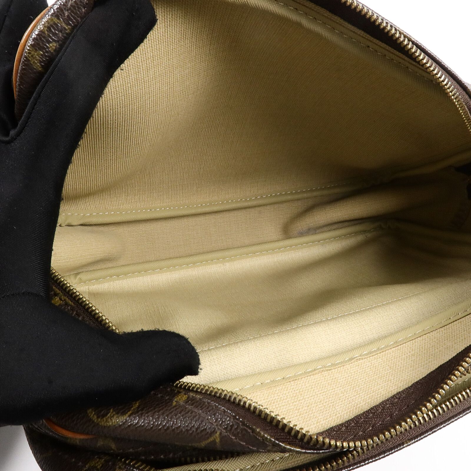 Reporter PM, Monogram — view 5