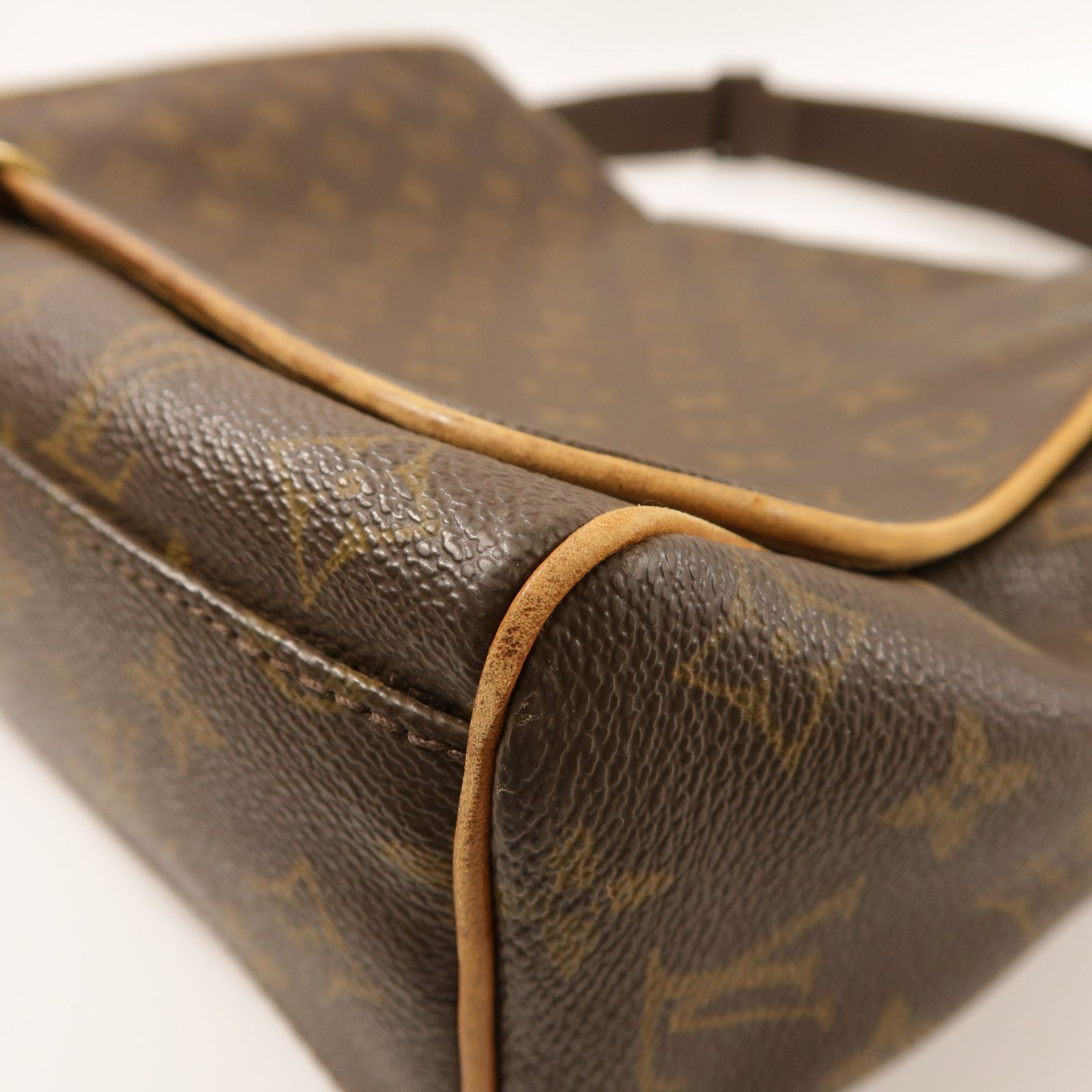 Abbesses Messenger, Monogram — view 11