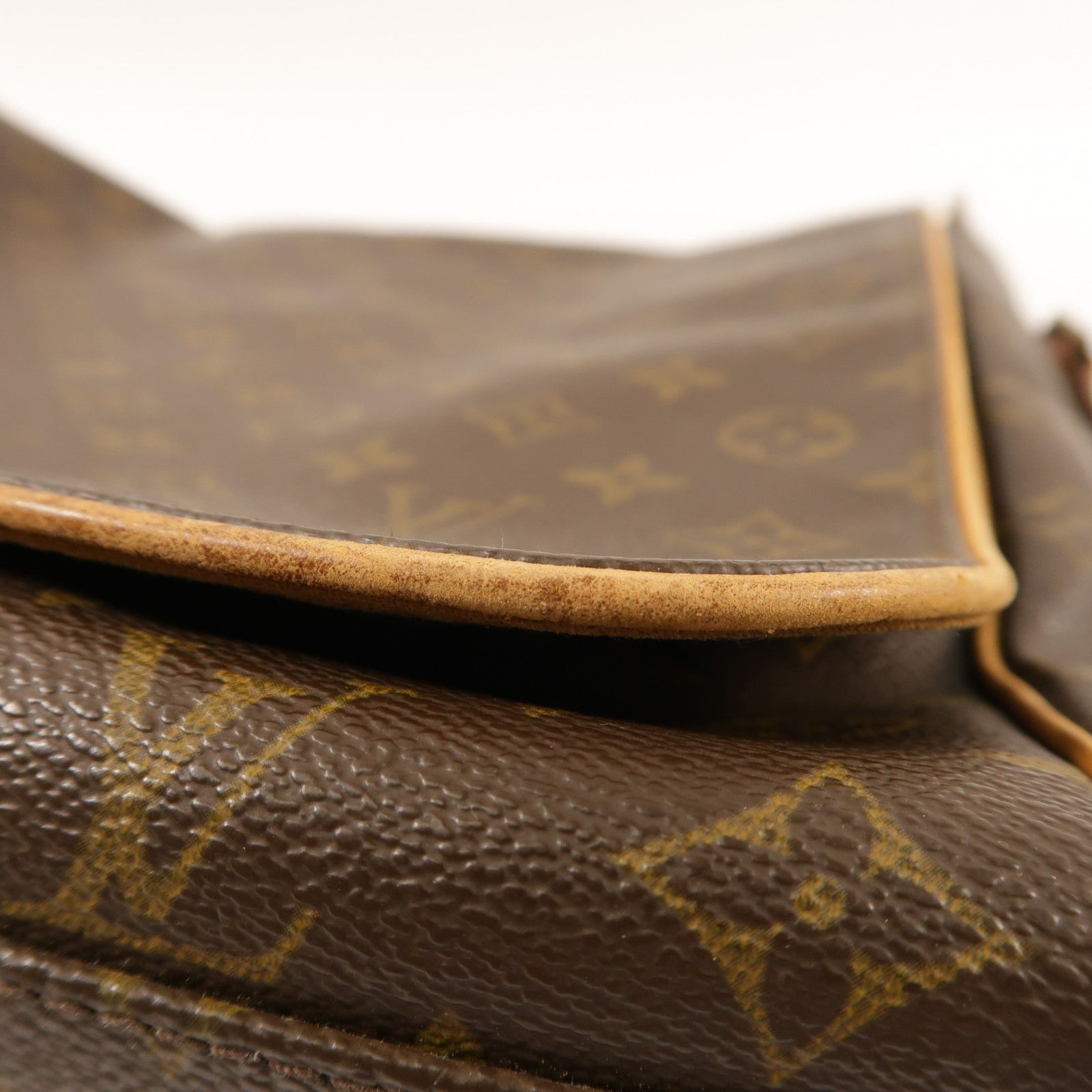 Abbesses Messenger, Monogram — view 14