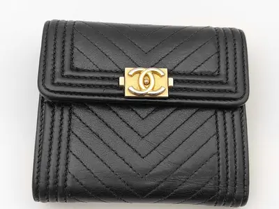 Tri-fold Wallet / Boy Chanel / Chevron / 24479542