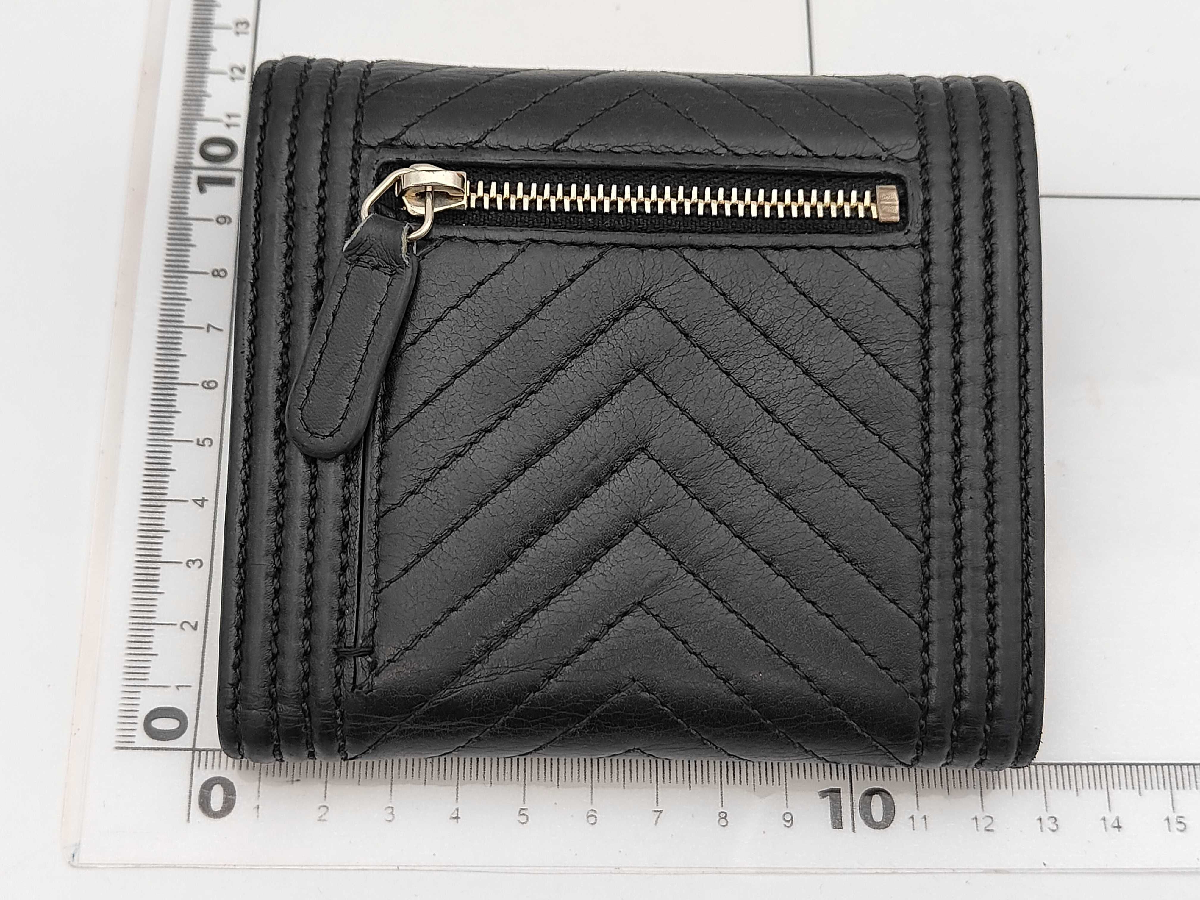 Tri-fold Wallet / Boy Chanel / Chevron / 24479542 — view 2