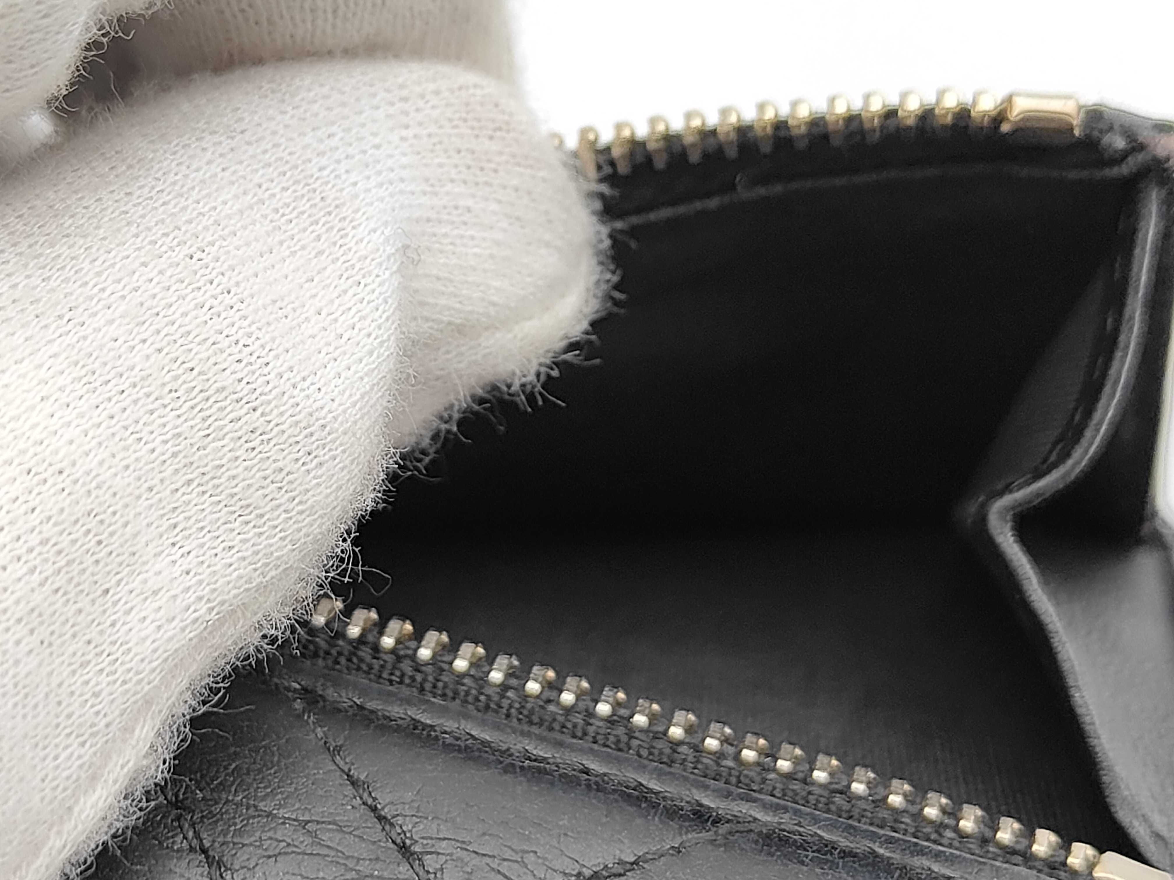 Tri-fold Wallet / Boy Chanel / Chevron / 24479542 — view 11