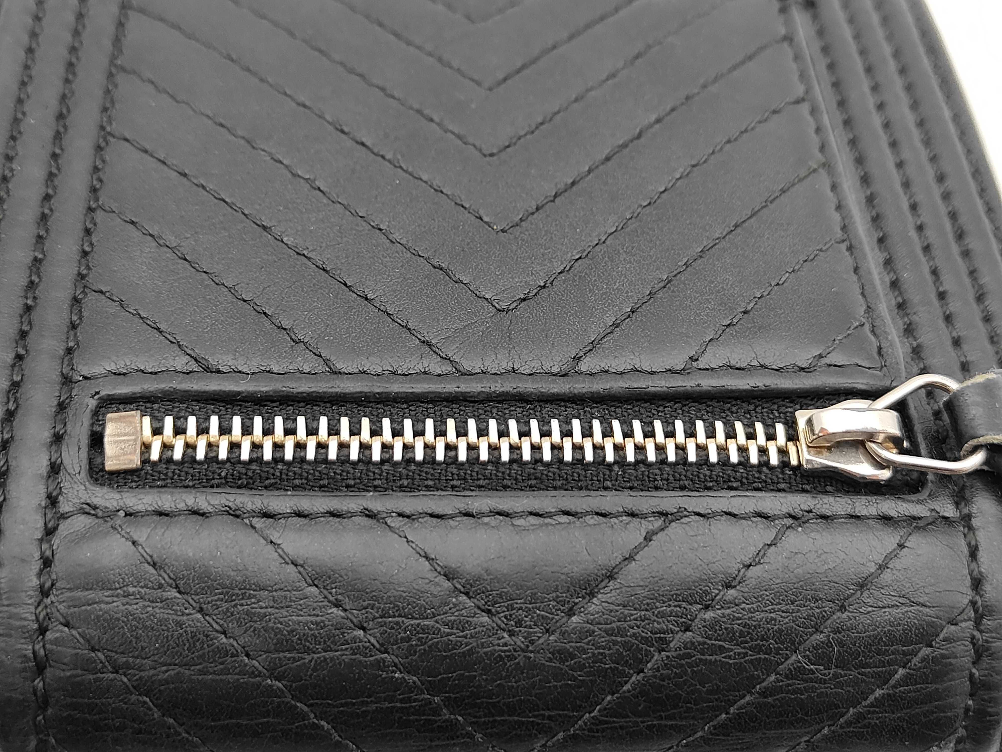 Tri-fold Wallet / Boy Chanel / Chevron / 24479542 — view 9