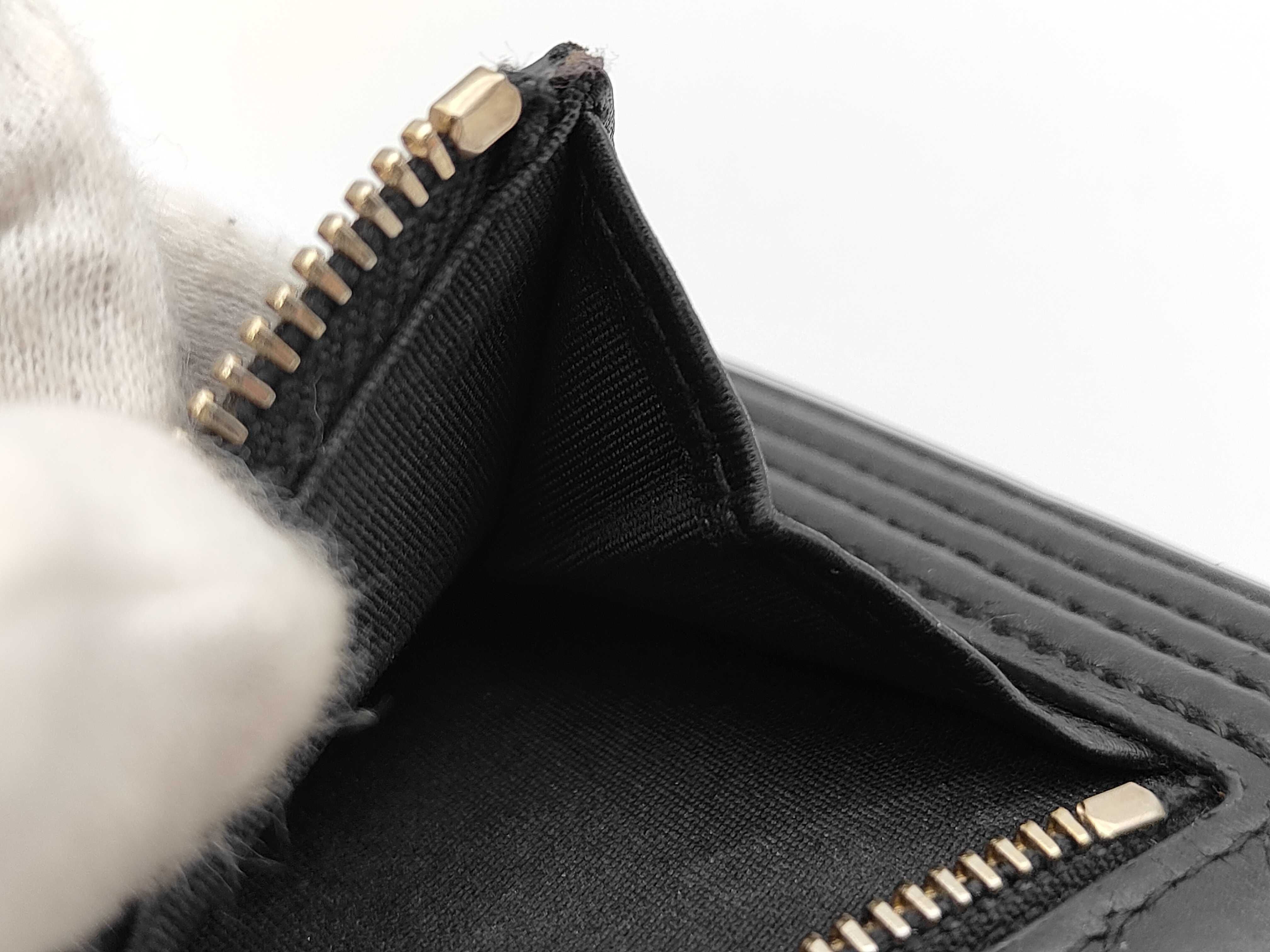 Tri-fold Wallet / Boy Chanel / Chevron / 24479542 — view 10