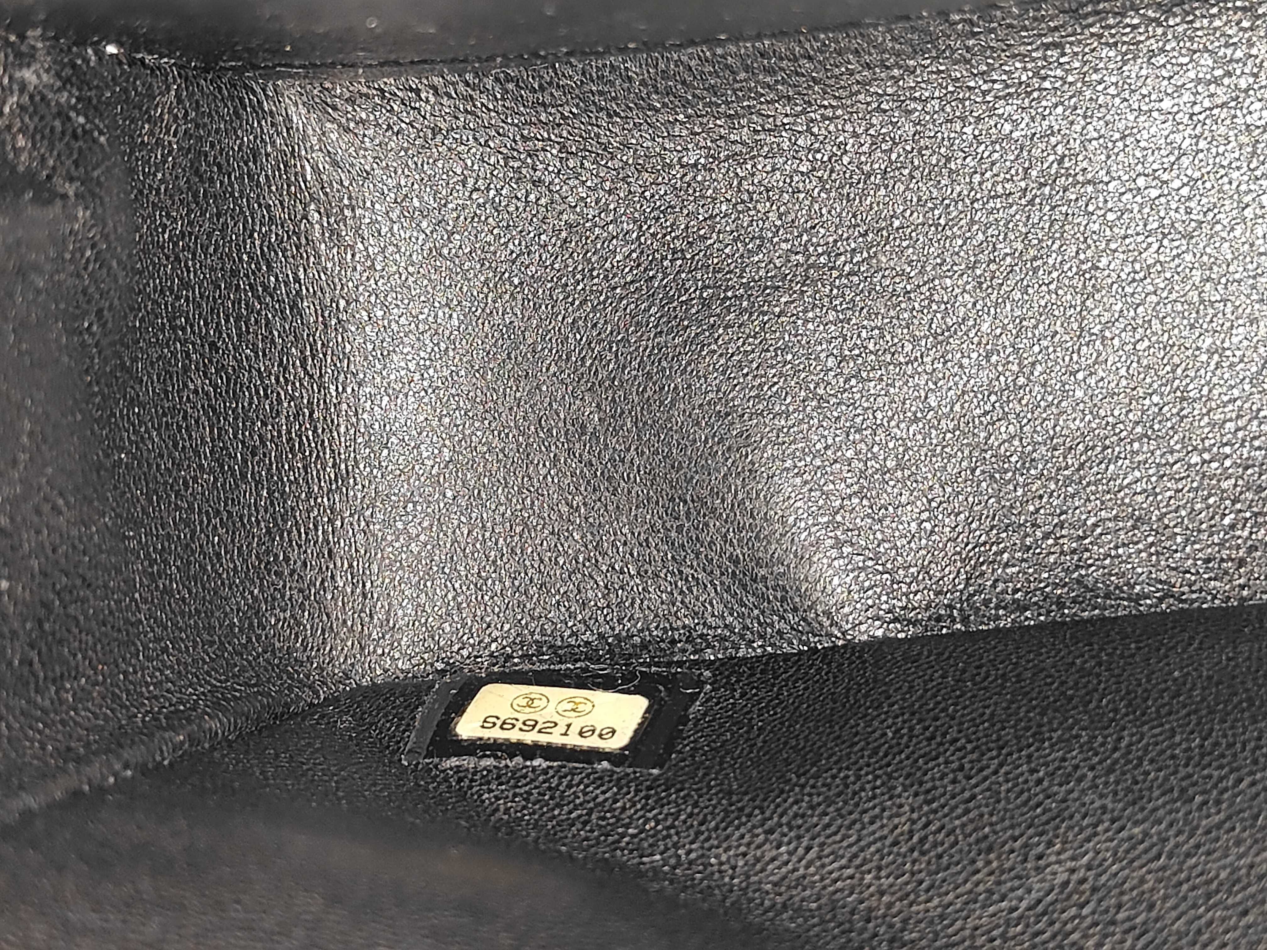 Caviar Matelassé 25 Shoulder Bag — view 11