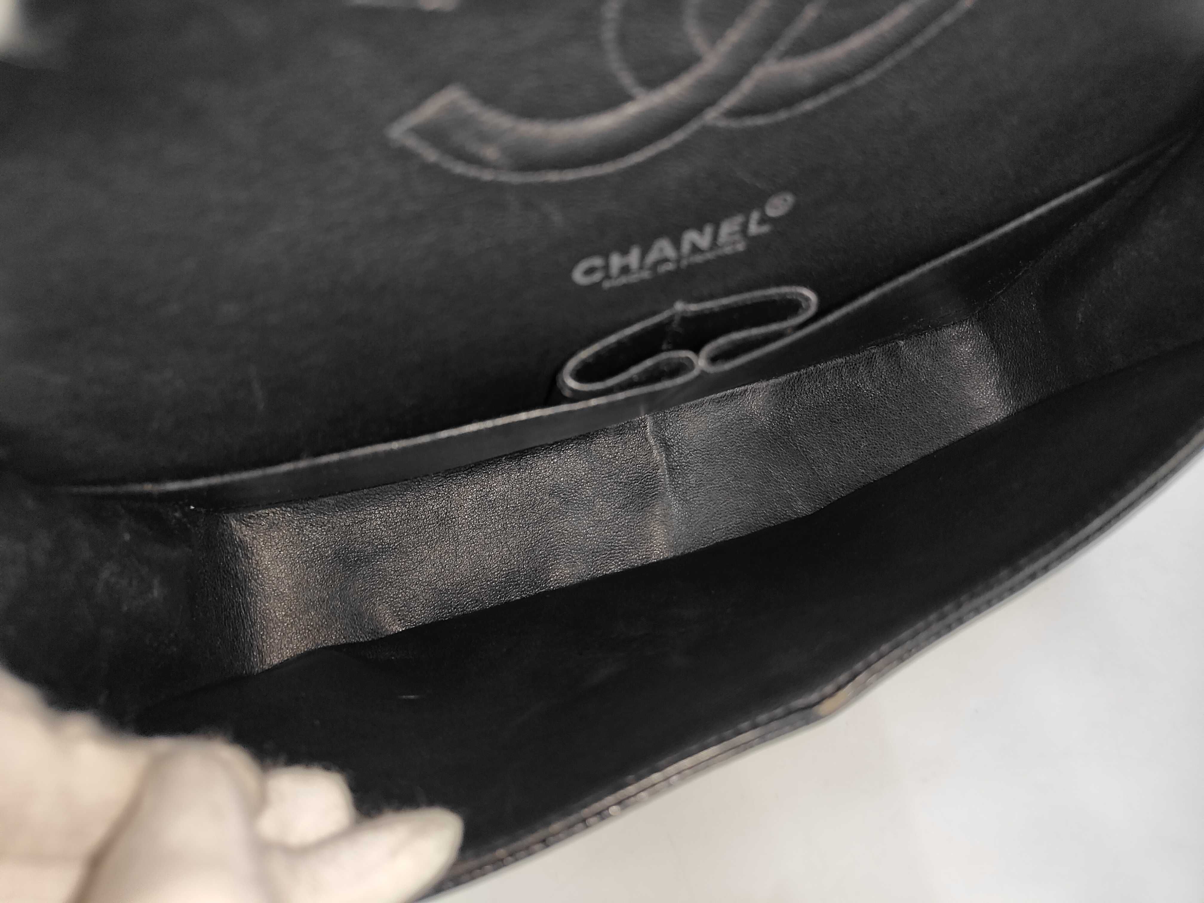Caviar Matelassé 25 Shoulder Bag — view 9