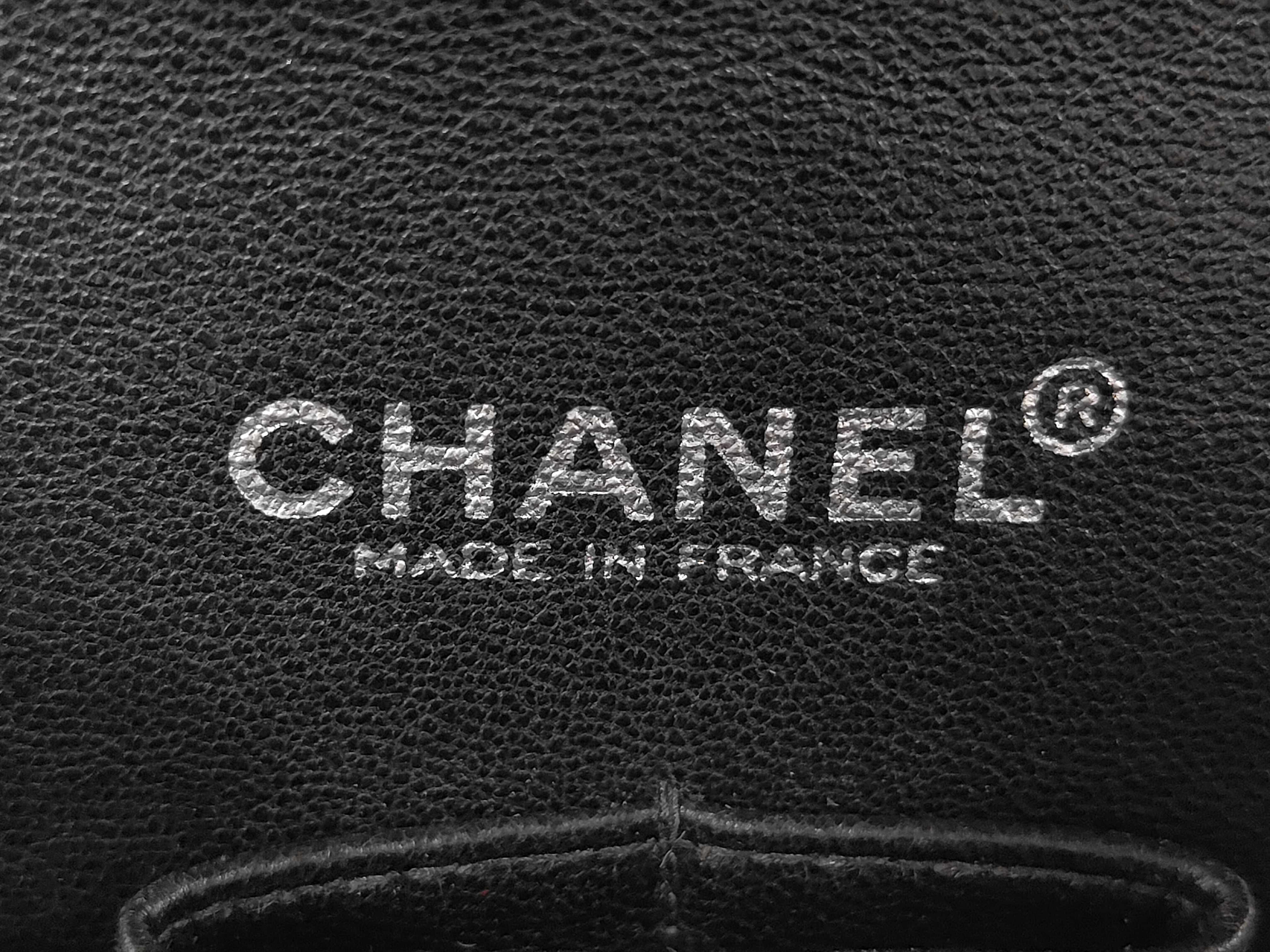 Caviar Matelassé 25 Shoulder Bag — view 10