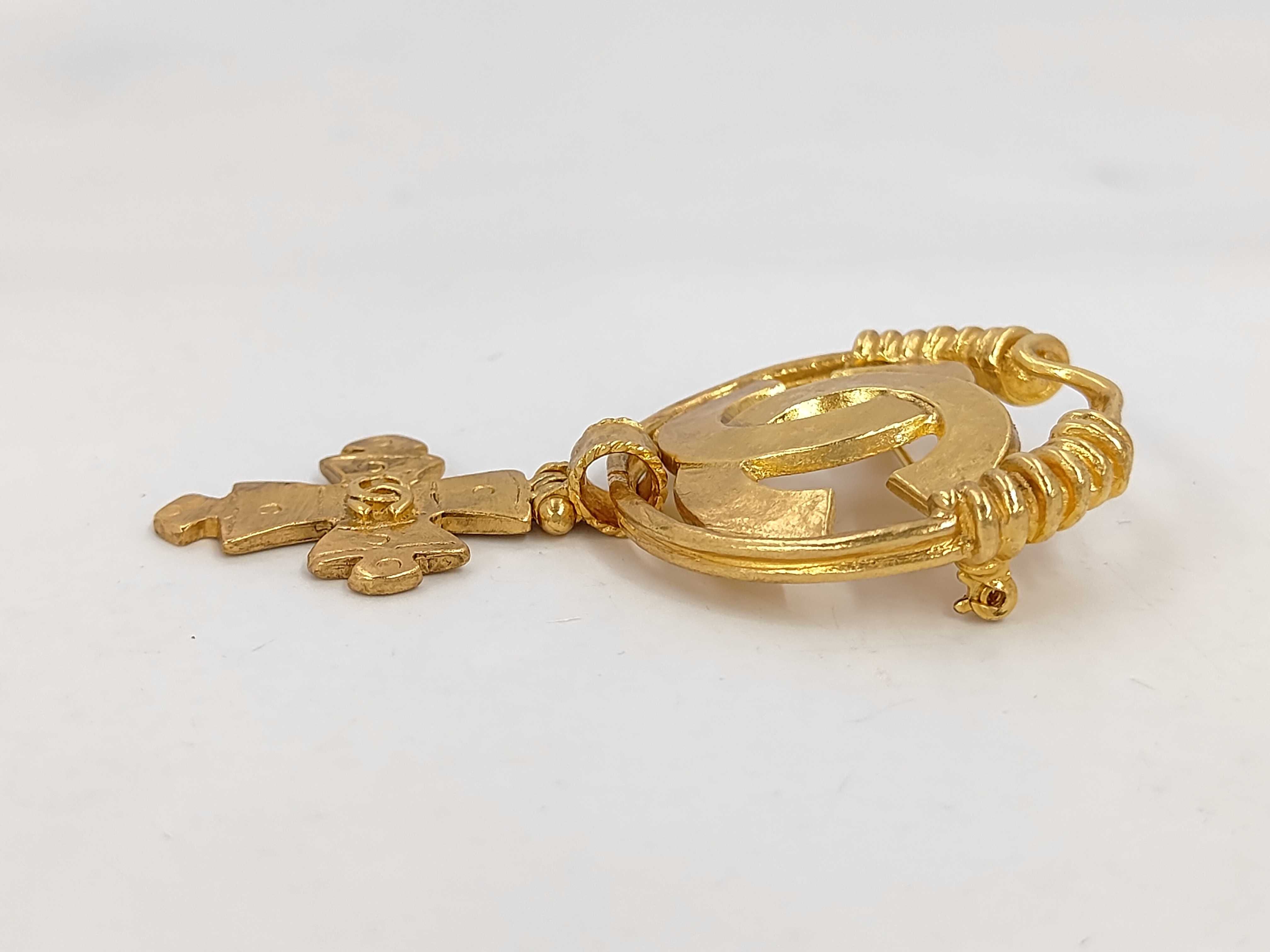94P Brooch, 21.6g — view 3