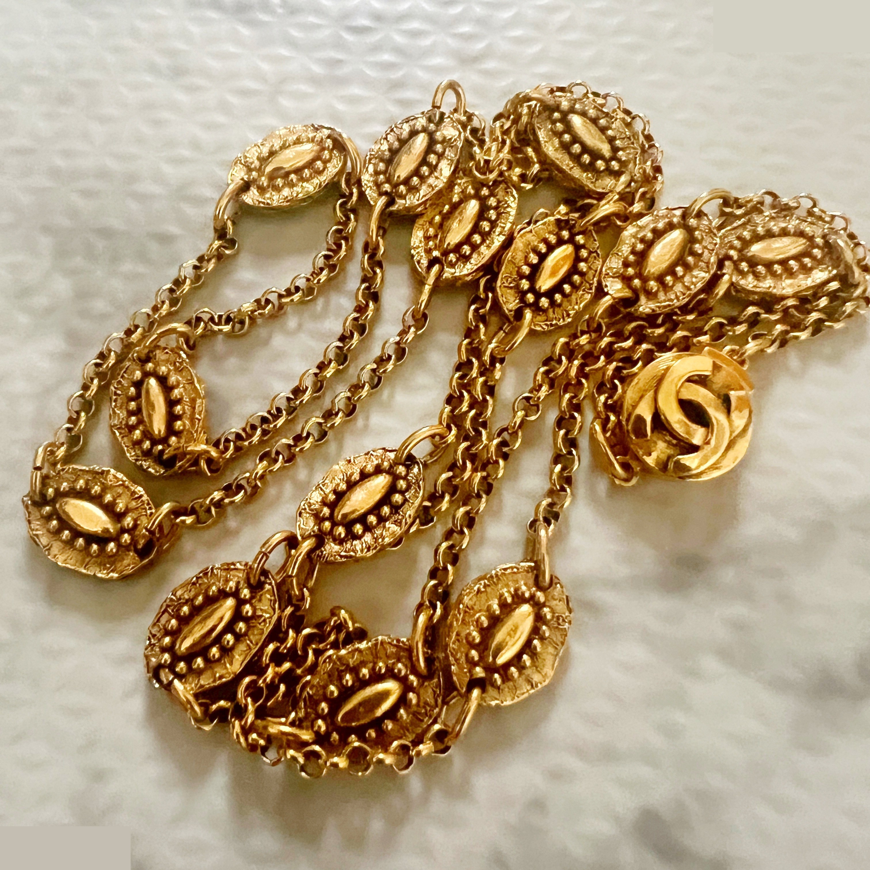 13-strand oval clasp long necklace, chain approximately 86cm long.