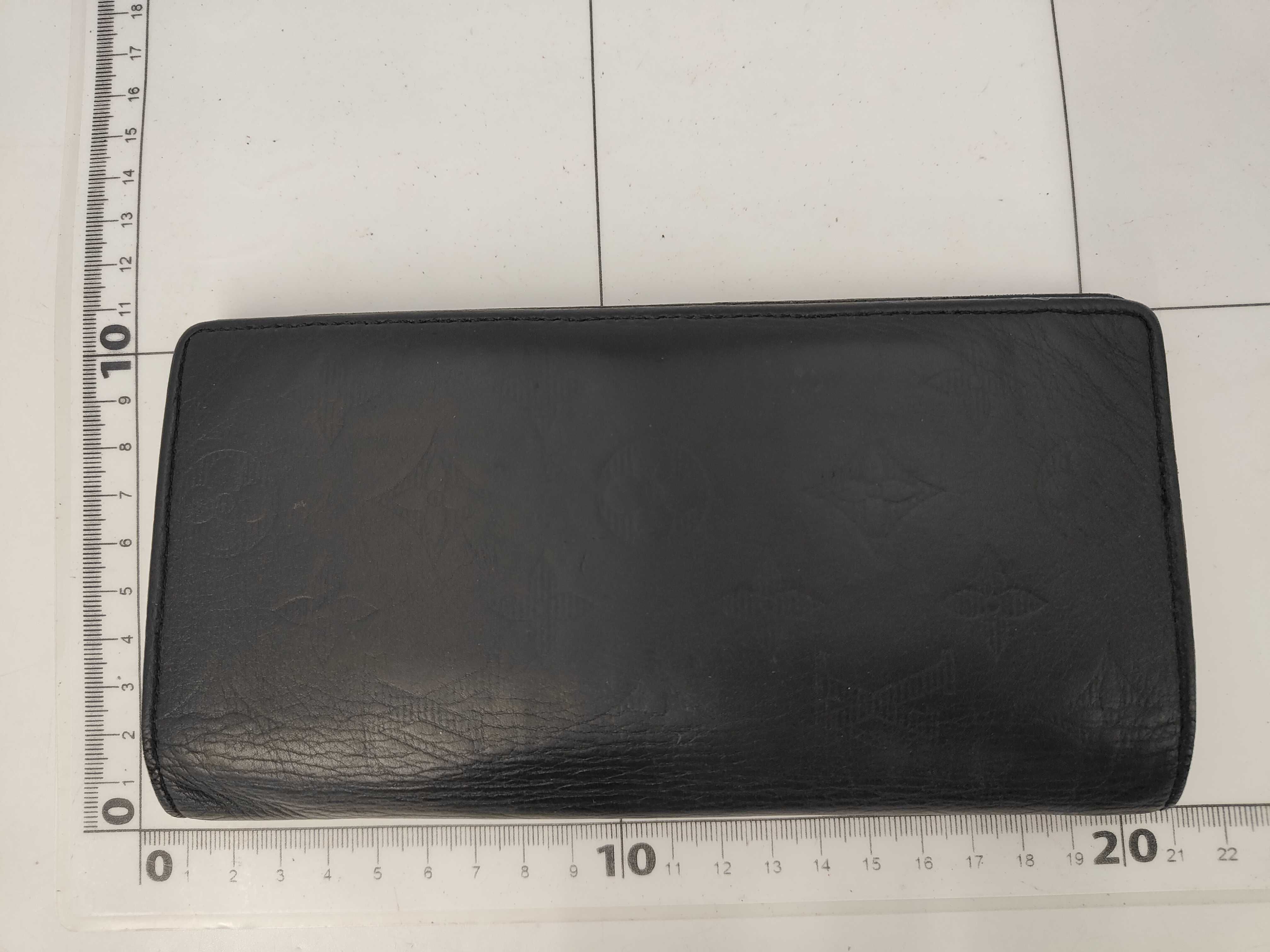 LV wallet — view 2