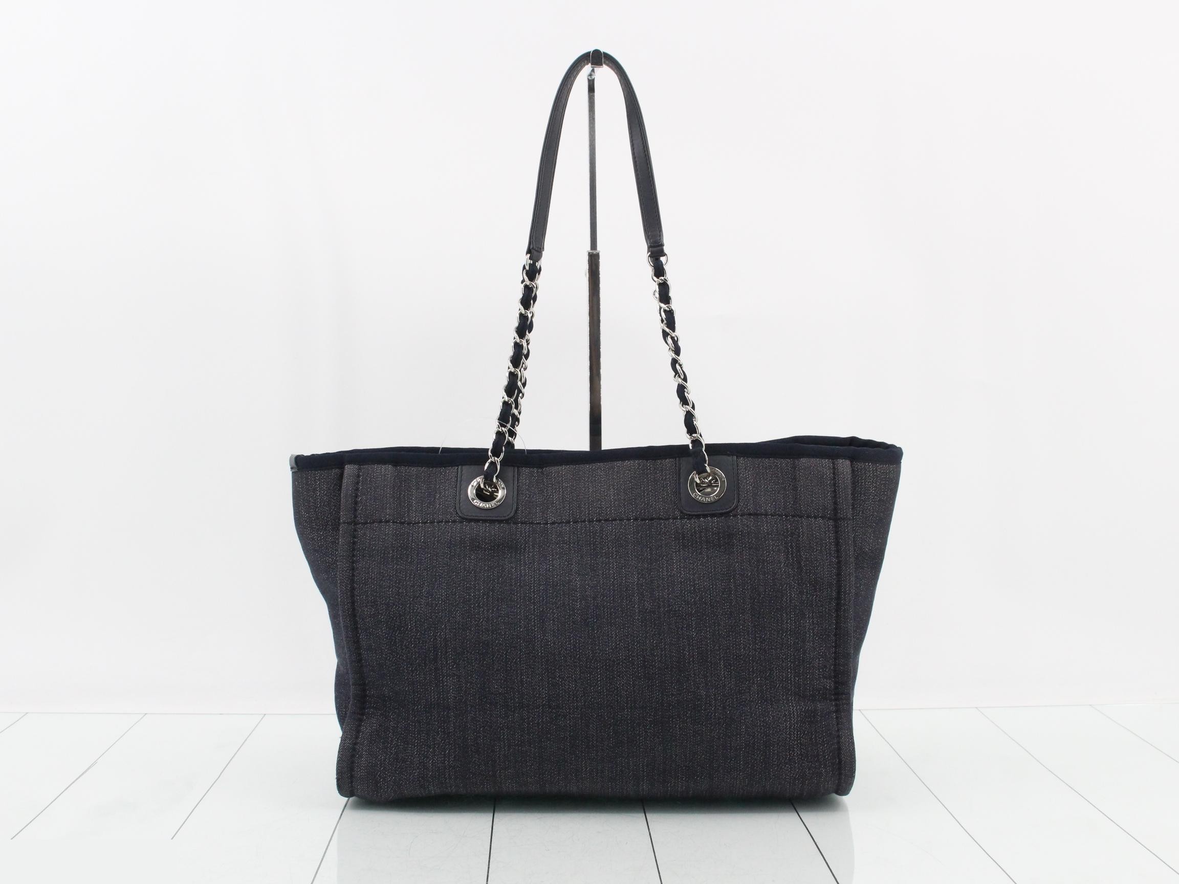 Deauville chain shoulder bag, with sticker. — view 2